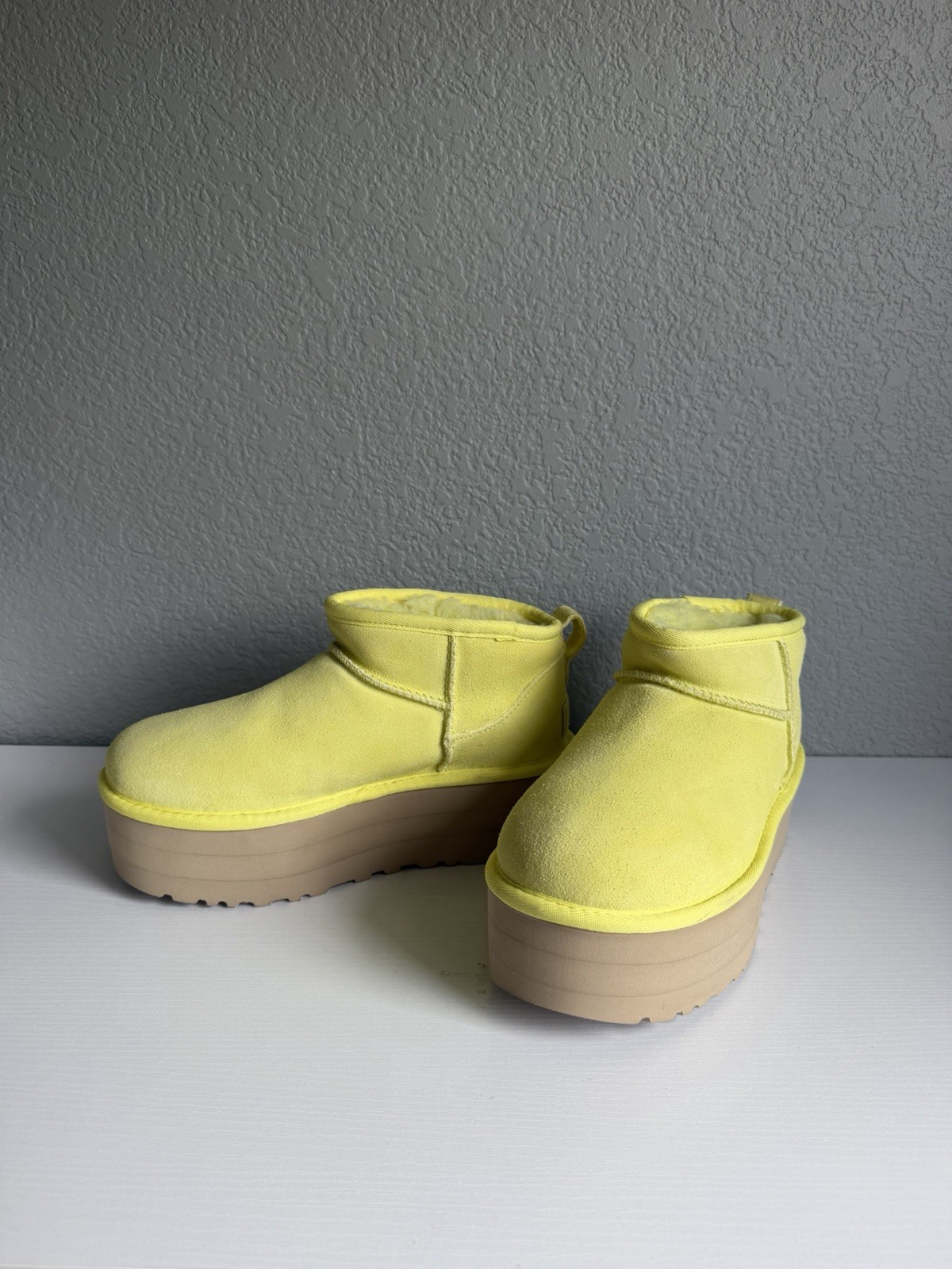 UGG Classic Ultra Mini Platform Pearfect Yellow Women’s 6 Suede Boots 1135092