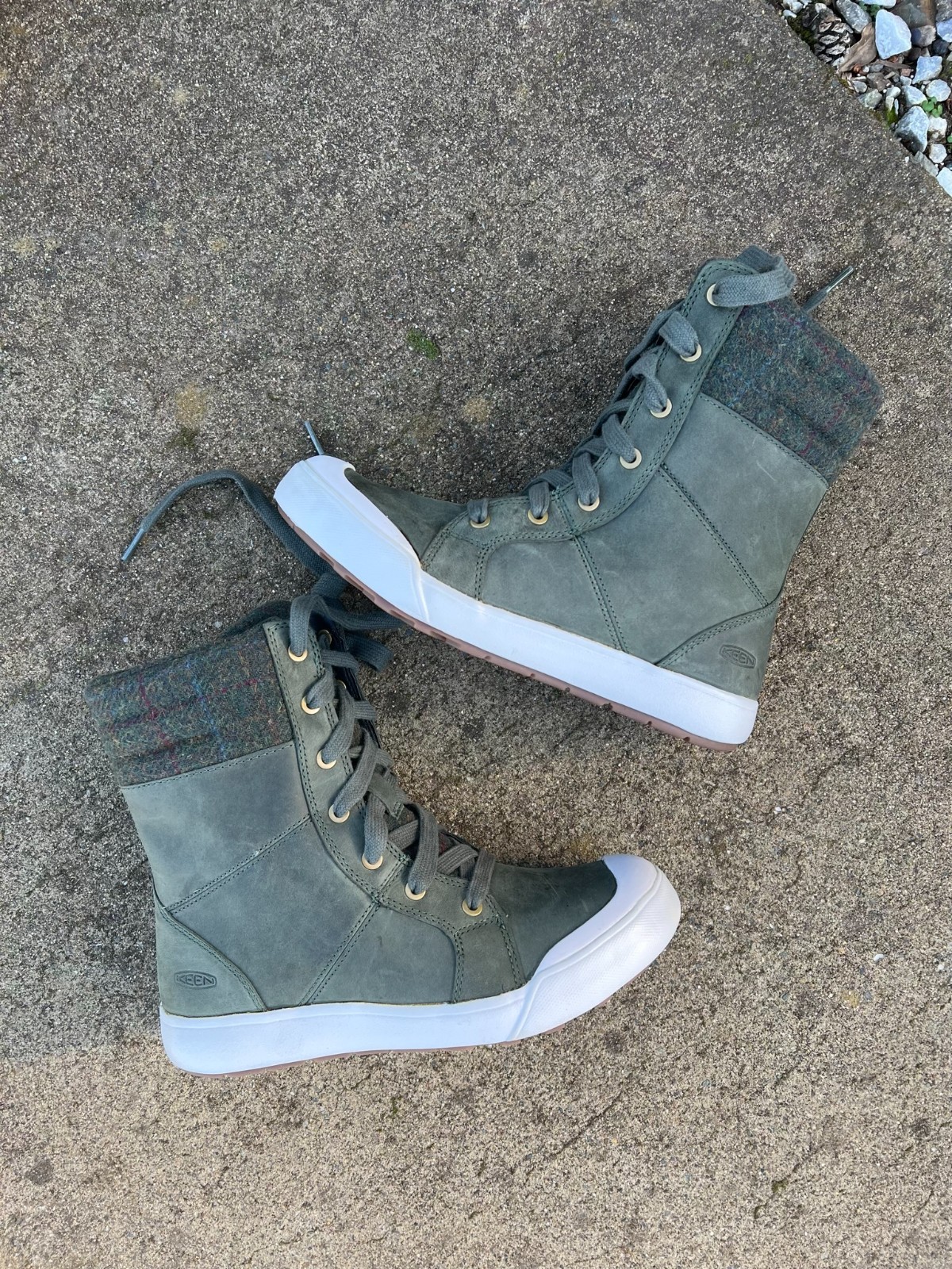 KEEN Women’s Elena Boot Water Resistant Green/Plaid Size 7 US New