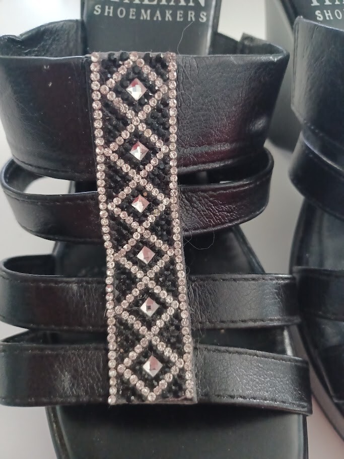 Italian Shoemakers Frankie Black Wedge Rhinestones 7M Made In Italy 2.75” Heel