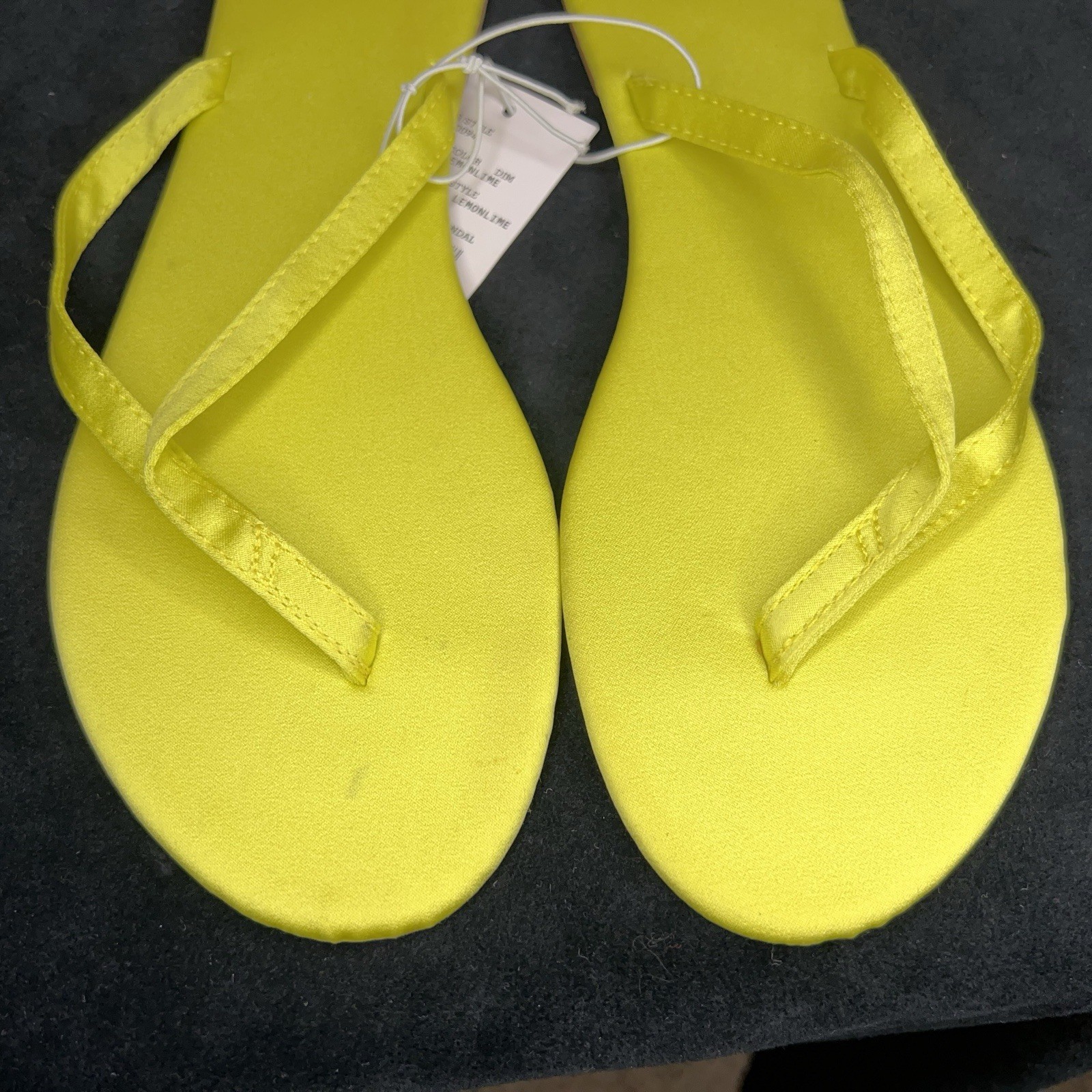 New David’s Bridal Medium 7 8 Flip Flops Satin Fabric Womens Lime Yellow NWT