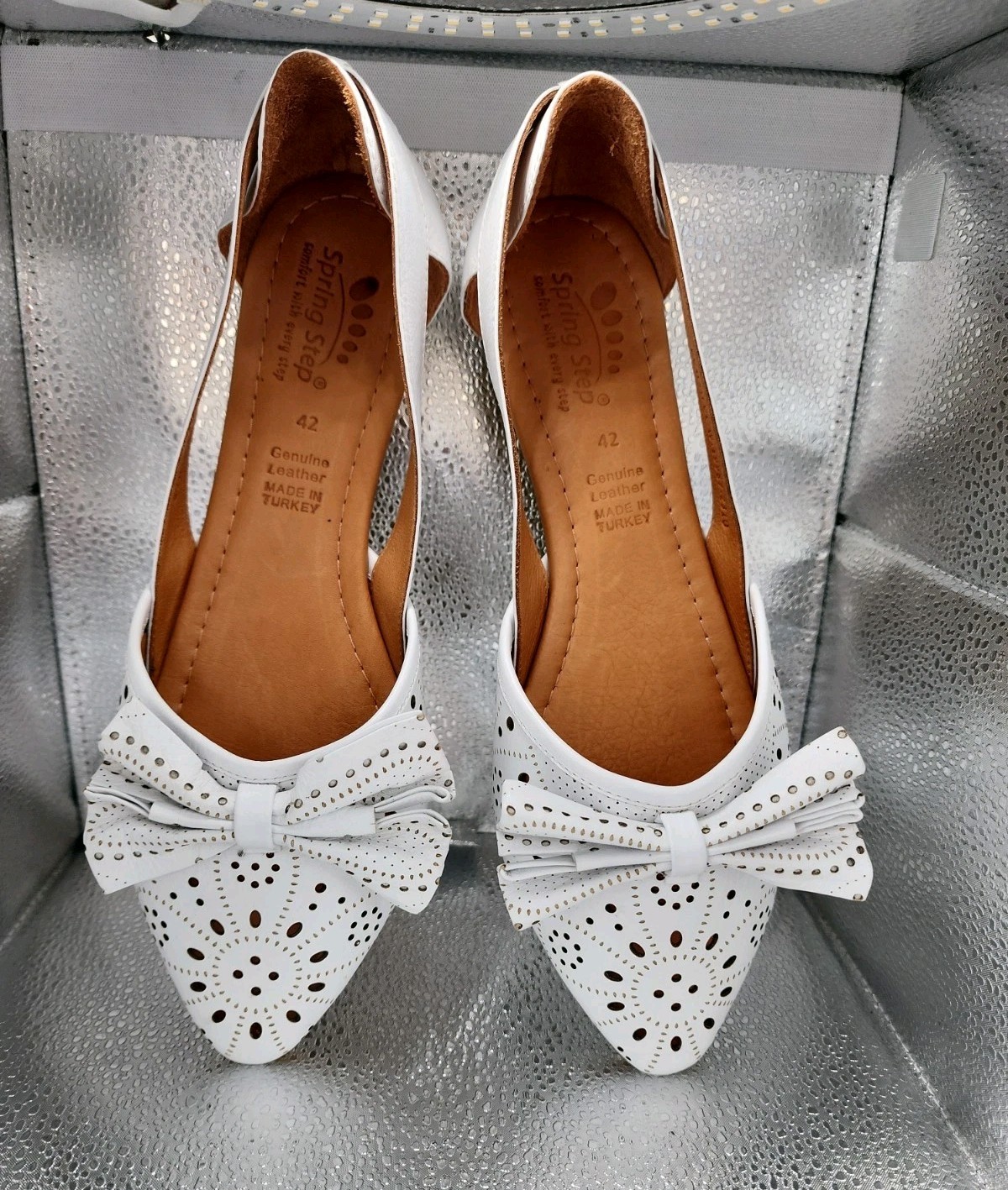 Spring Step Taupe Leather Flats Bow Cut-Outs Pointed Toe Perforated EU 42