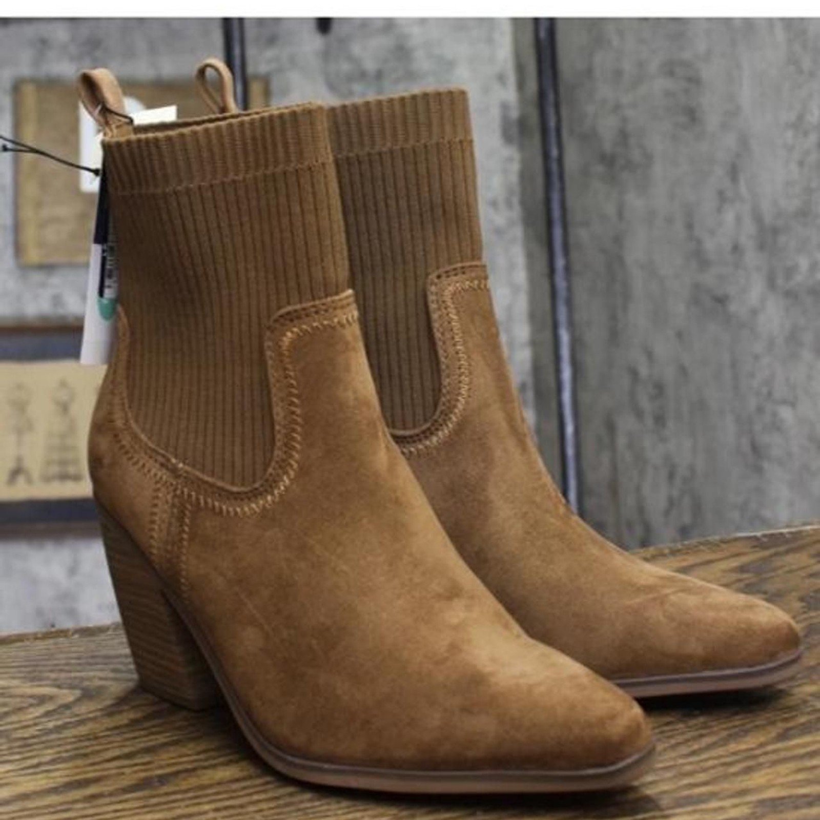 Universal-thread Women’s Tan and Brown Boots