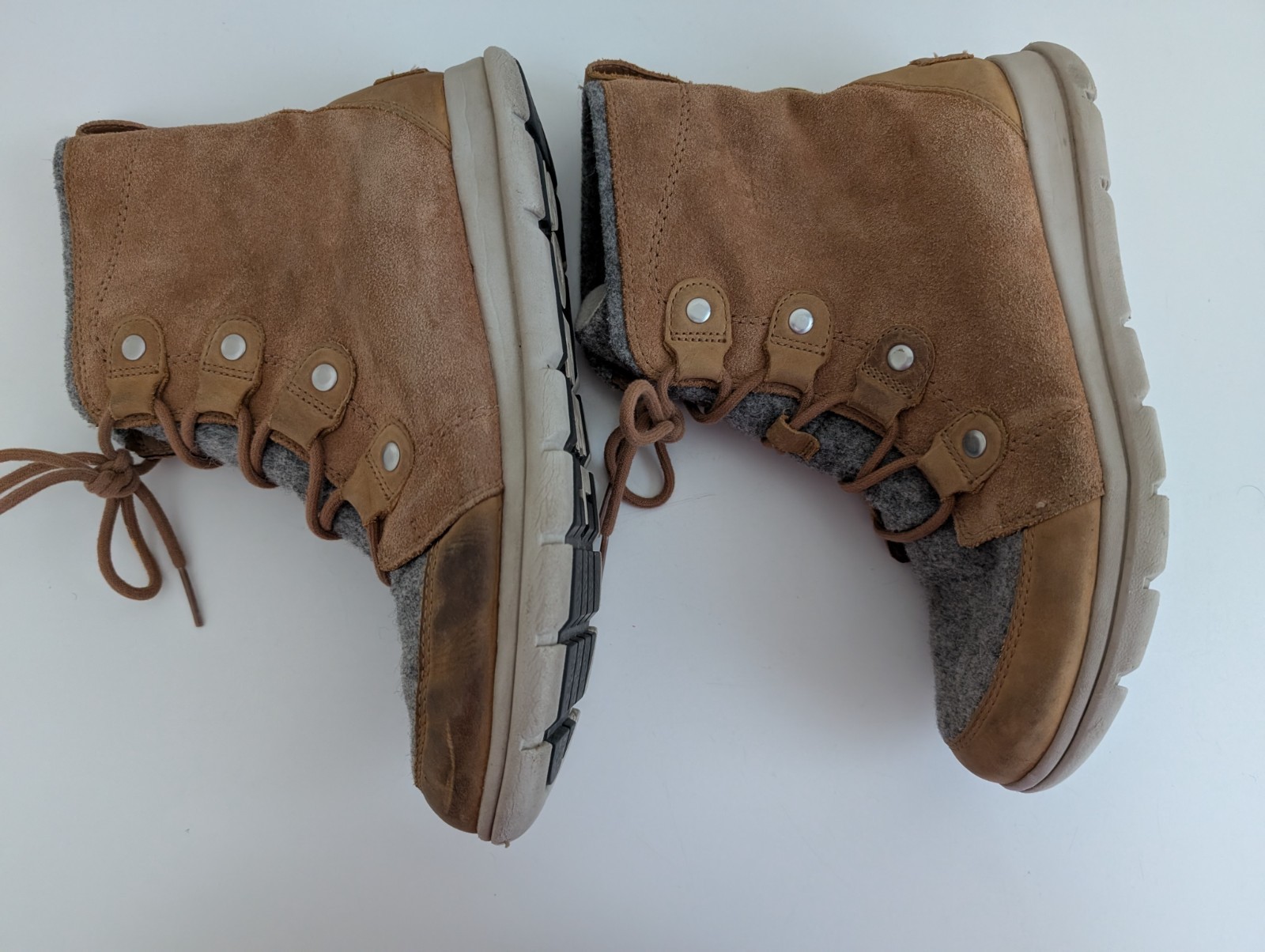 Sorel boots Explorer Joan brown gray suede leather waterproof womens 11