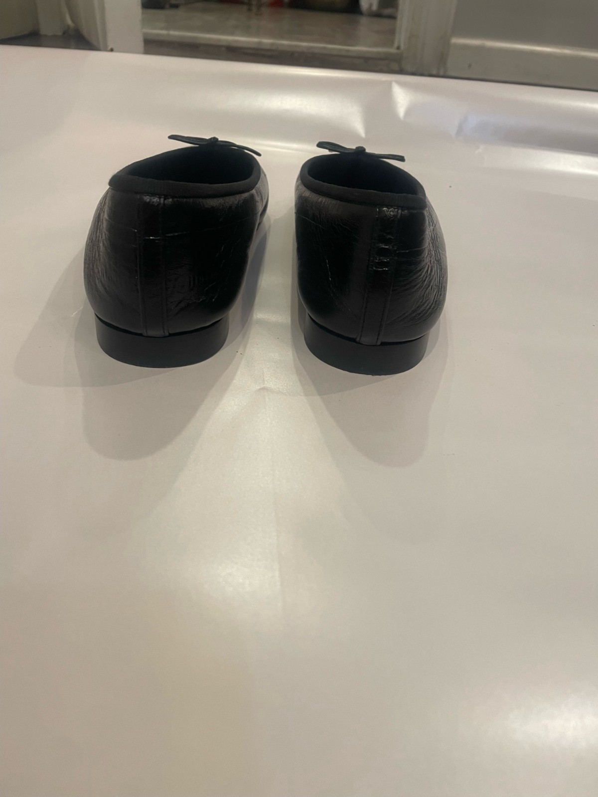 CHANEL SS26 Crumpled Shiny Lambskin Leather with White Cap Toe Ballet Flat 41.5