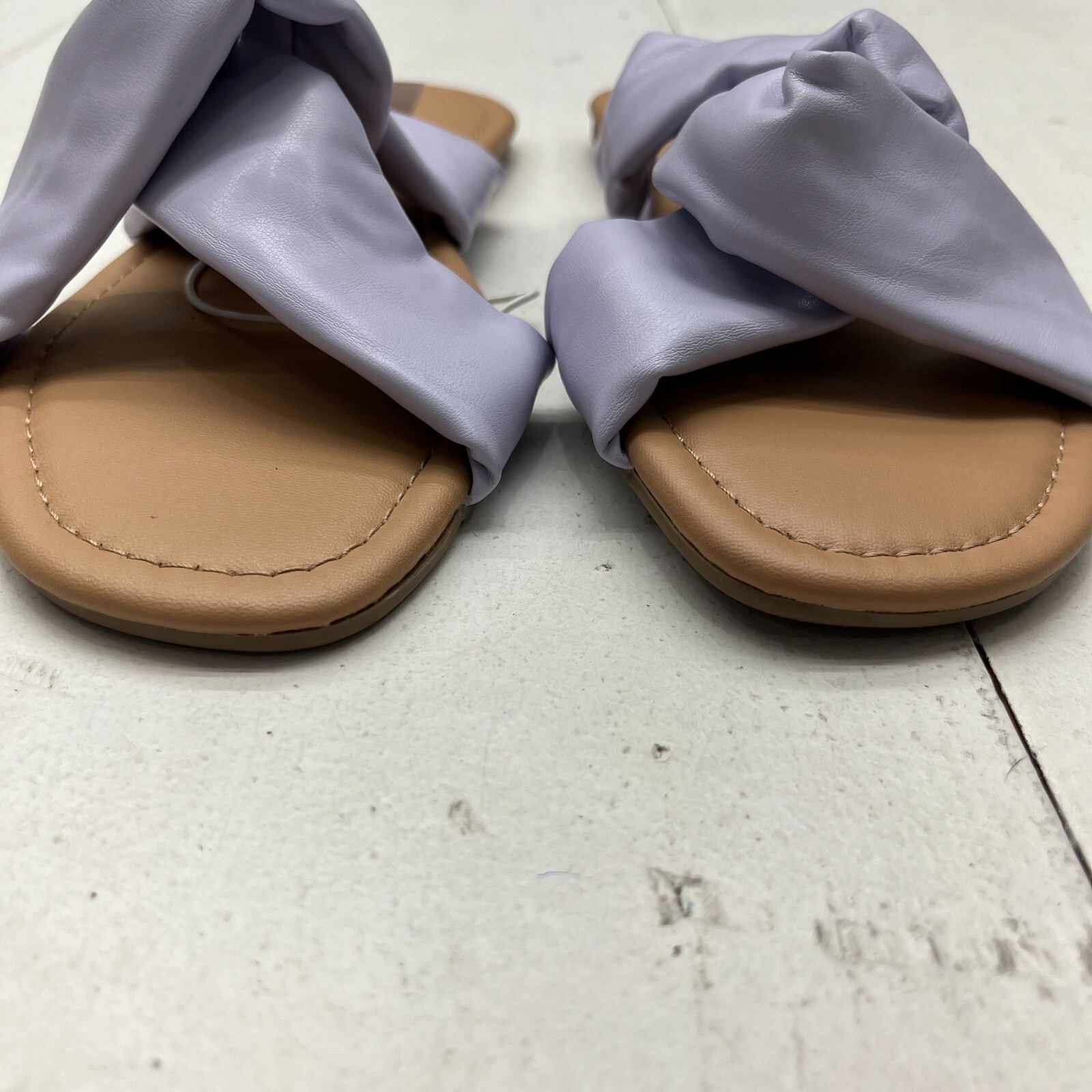 Old Navy Lavender Faux-Leather Soft Twist Sandals Women’s Size 11 NEW