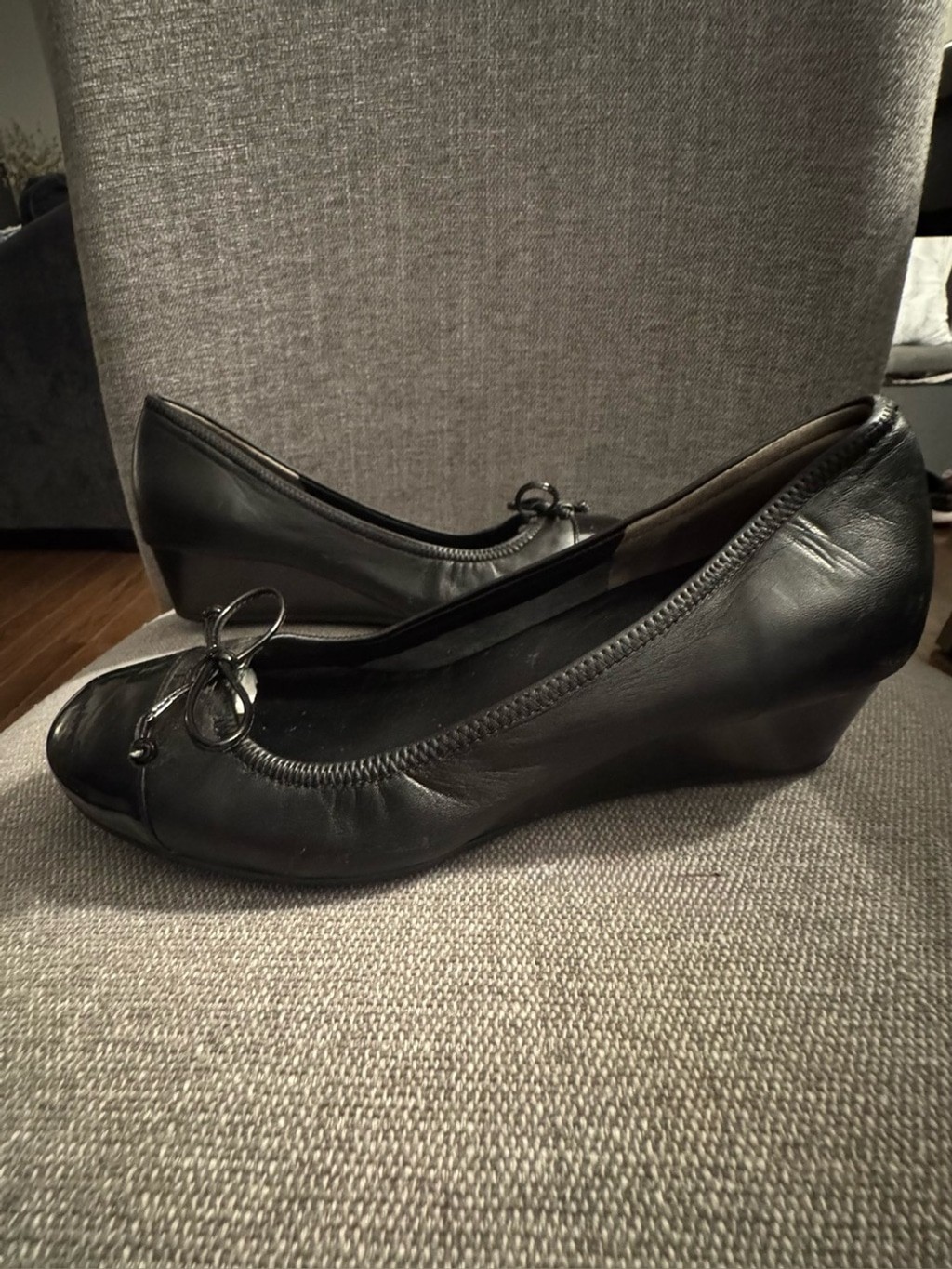 Cole Haan NikeAir Black Leather Ballet Flats Bow Accent Women’s Size 7.5B