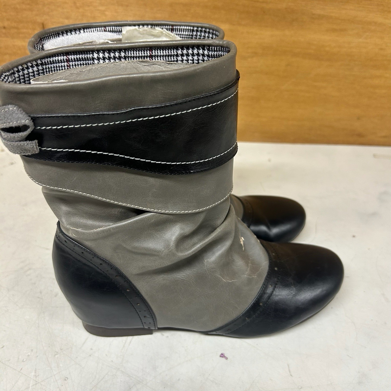 Women’s Short Boots Gray Black Size 24.0cm EEE Used