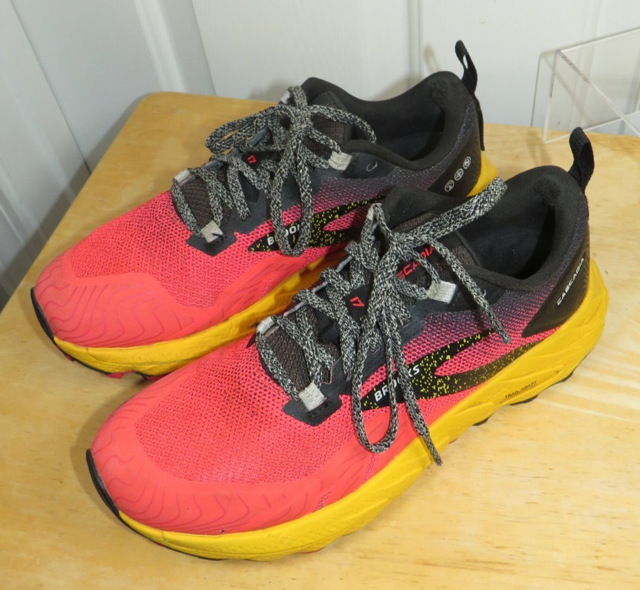 Brooks Cascadia 17 Diva Pink Lemon Chrome Trail Running Hiking Shoes Women’s 7 B