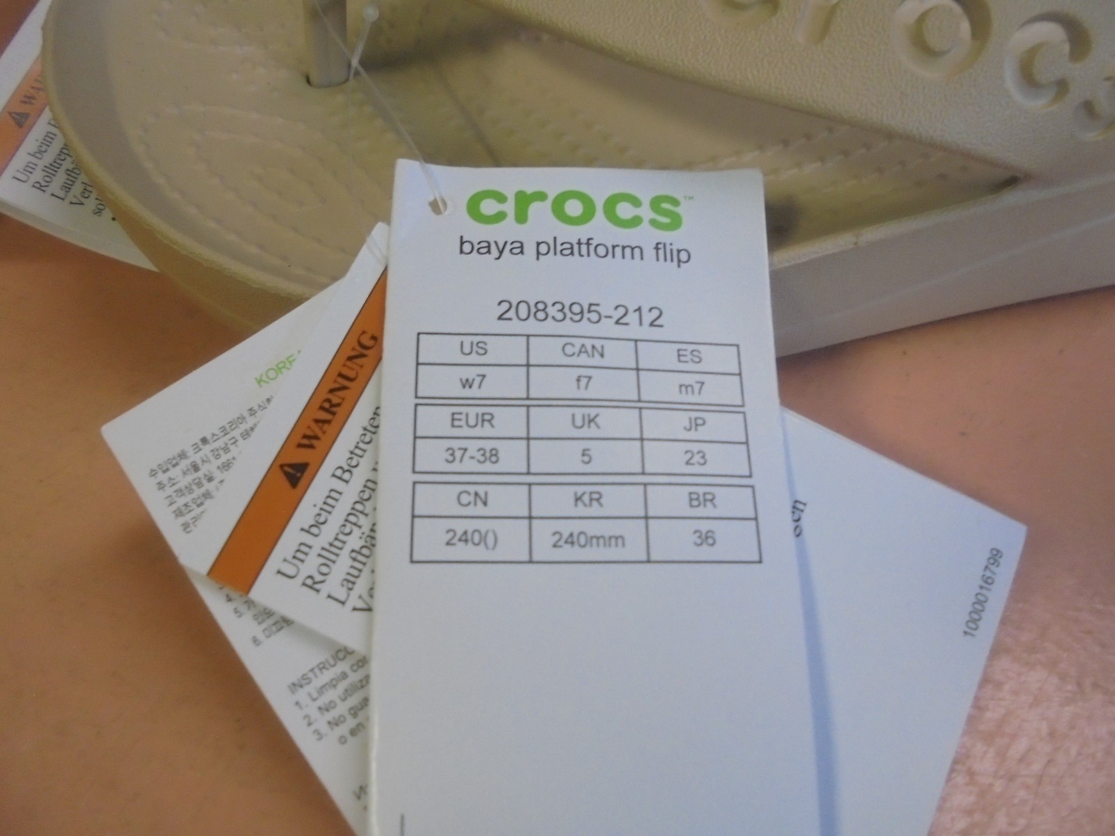 New Crocs Baya Platform Flip Women’s 7 Almond