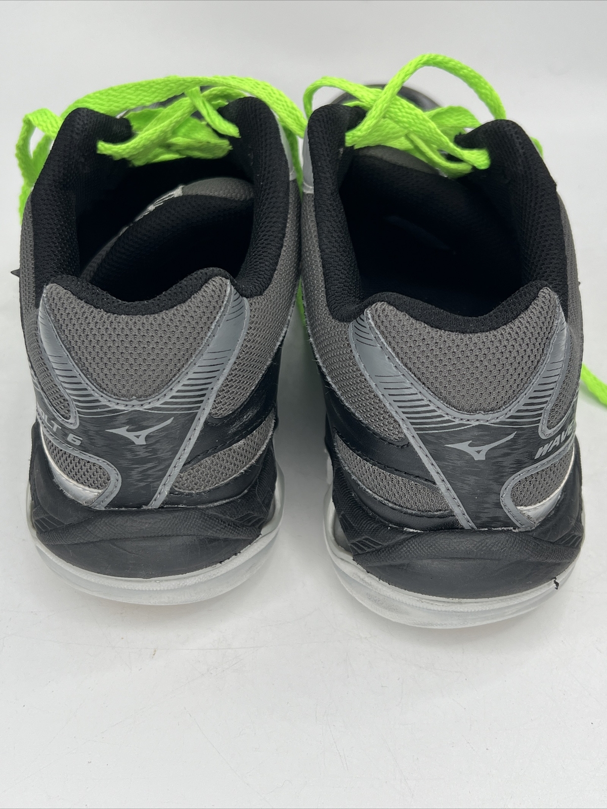 Womens Mizuno wave bolt 6 volley ball shoes/sneakers Size 8.5 grey and black
