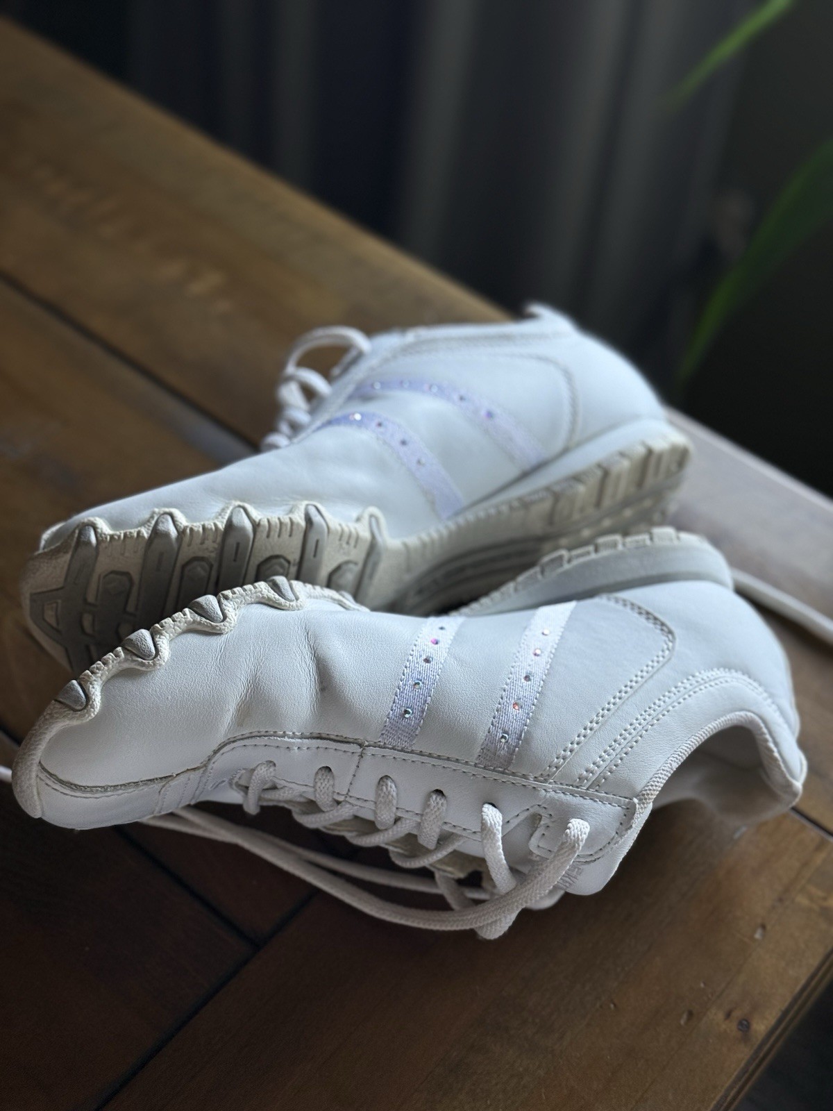 Vintage Skechers White & Silver Bling Dance Cheerleading Gymnastics Band – 7.5
