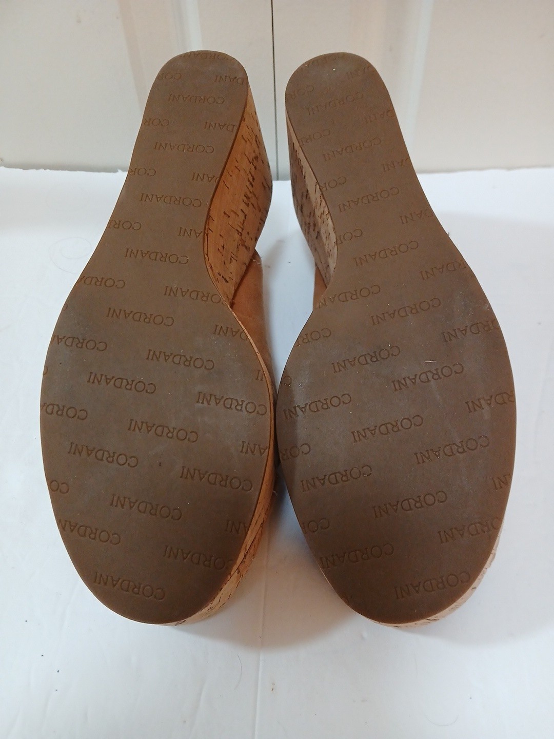 New Cordani Tan Leather Sandals EUR 40 US 9 Cris-Cross Straps Cork Wedge Sole