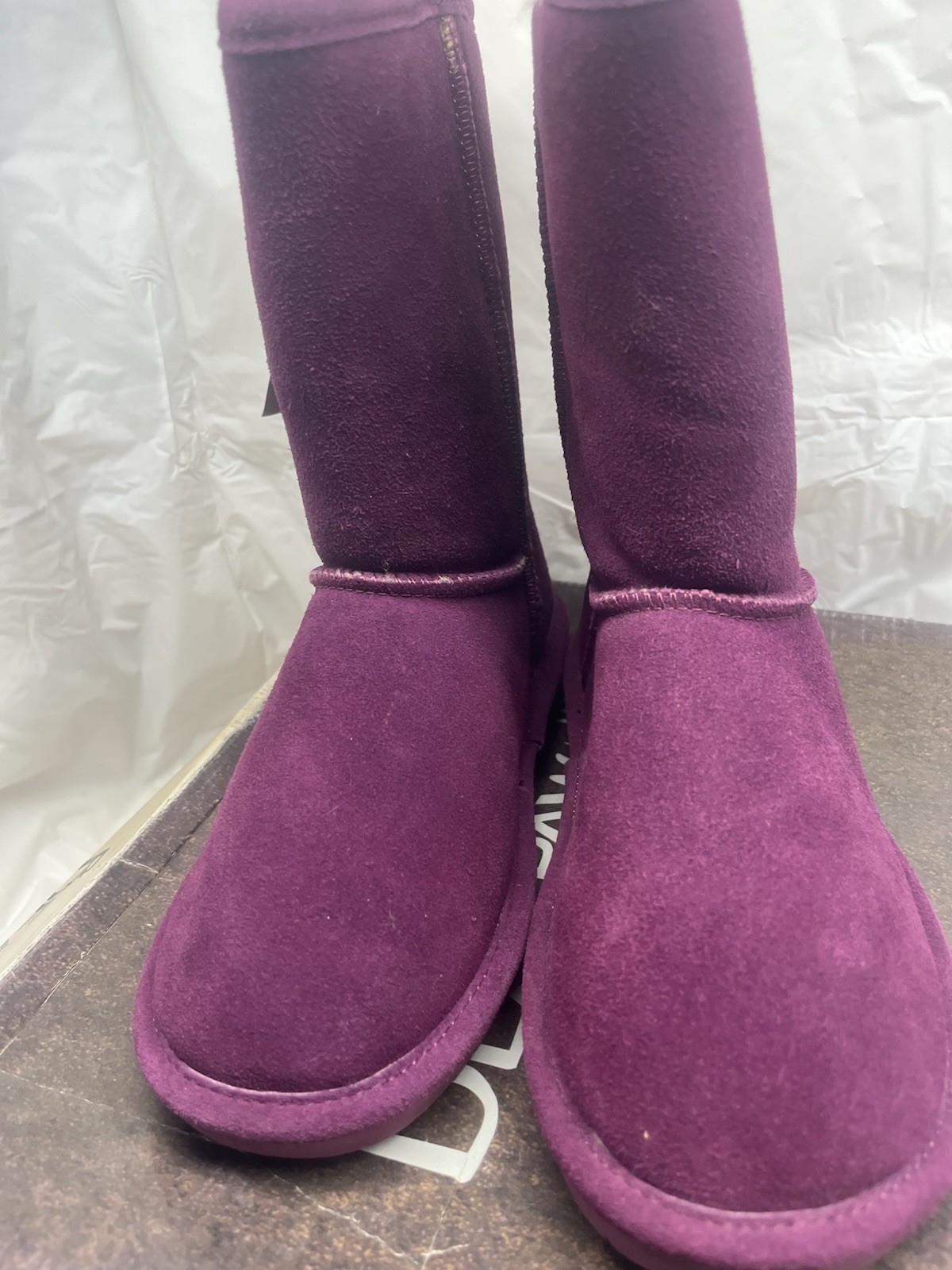 Vintage Women Bearpaw Emma Short Boysenberry 608 W.
