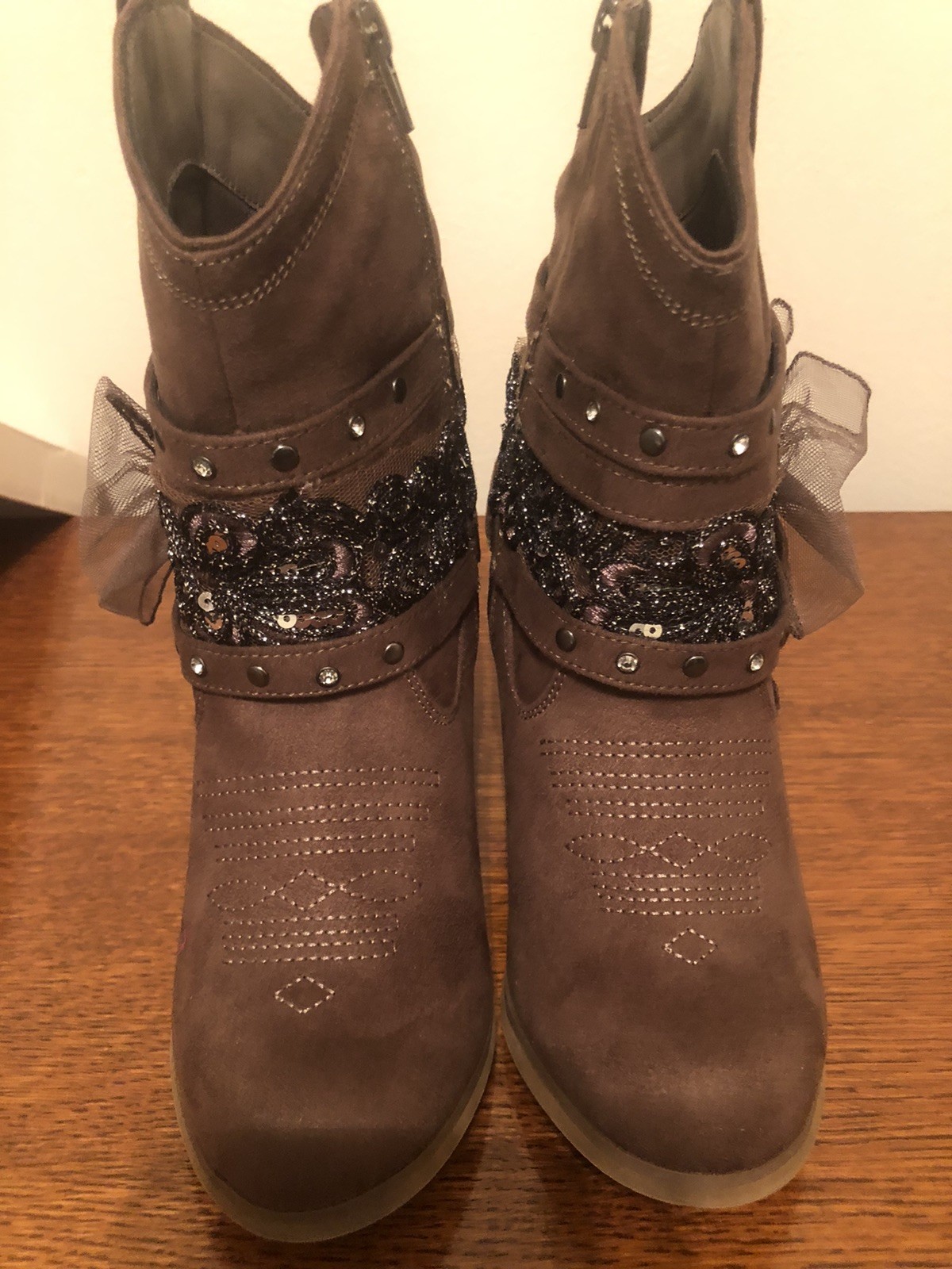 Wild Heart Taupe Bootie Not Rated Size 8