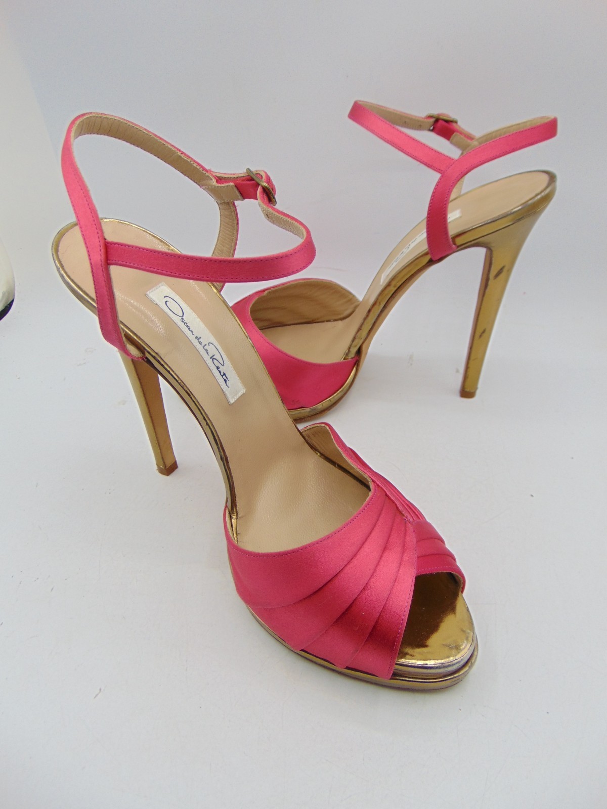 OSCAR DE LA RENTA Hot Pink Satin Platform Sandals Heels Size 39 M