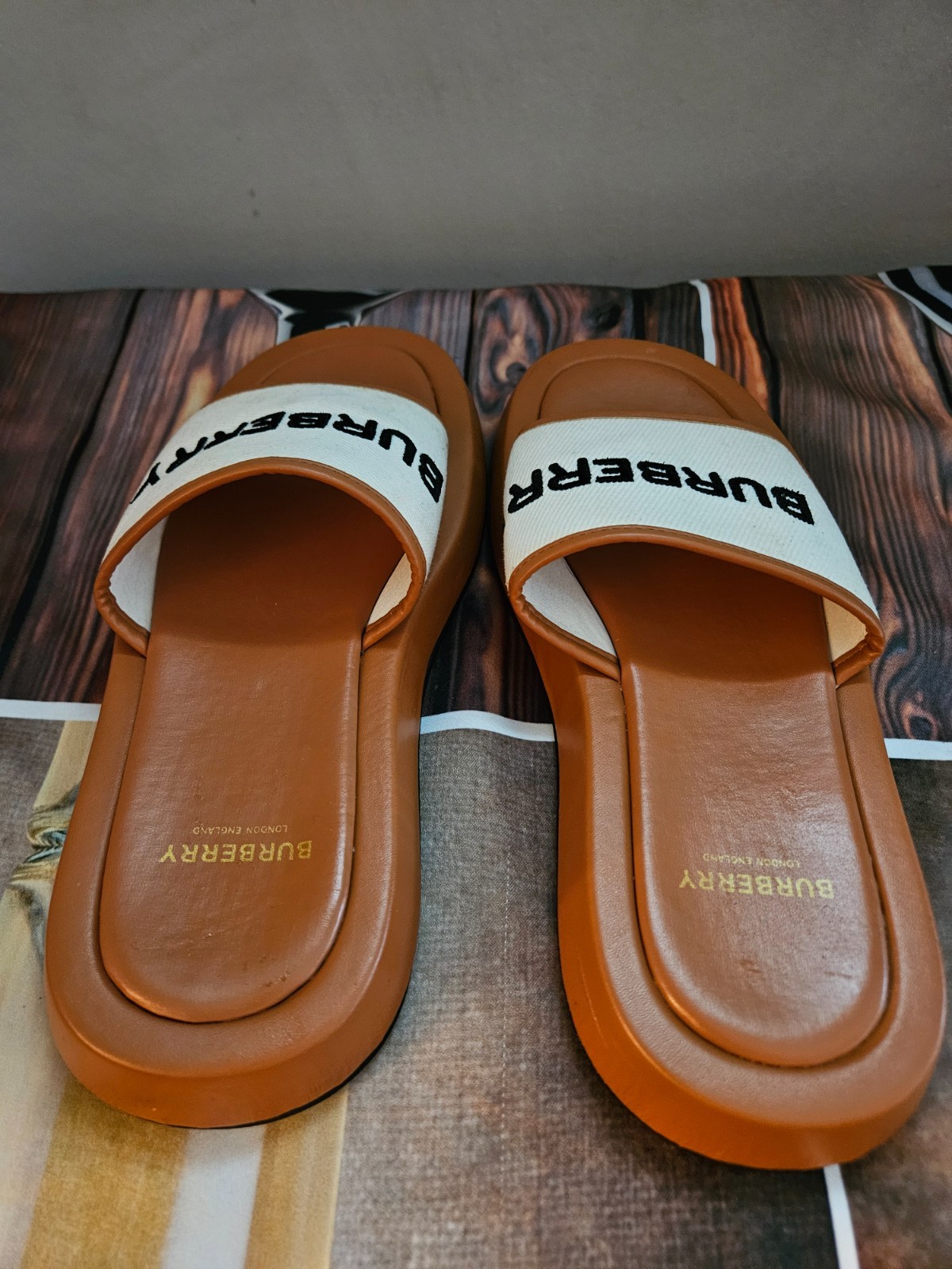 Burberry Bucking Brown Logo Slides In Canvas & Leather Sz 11 (Original Box}