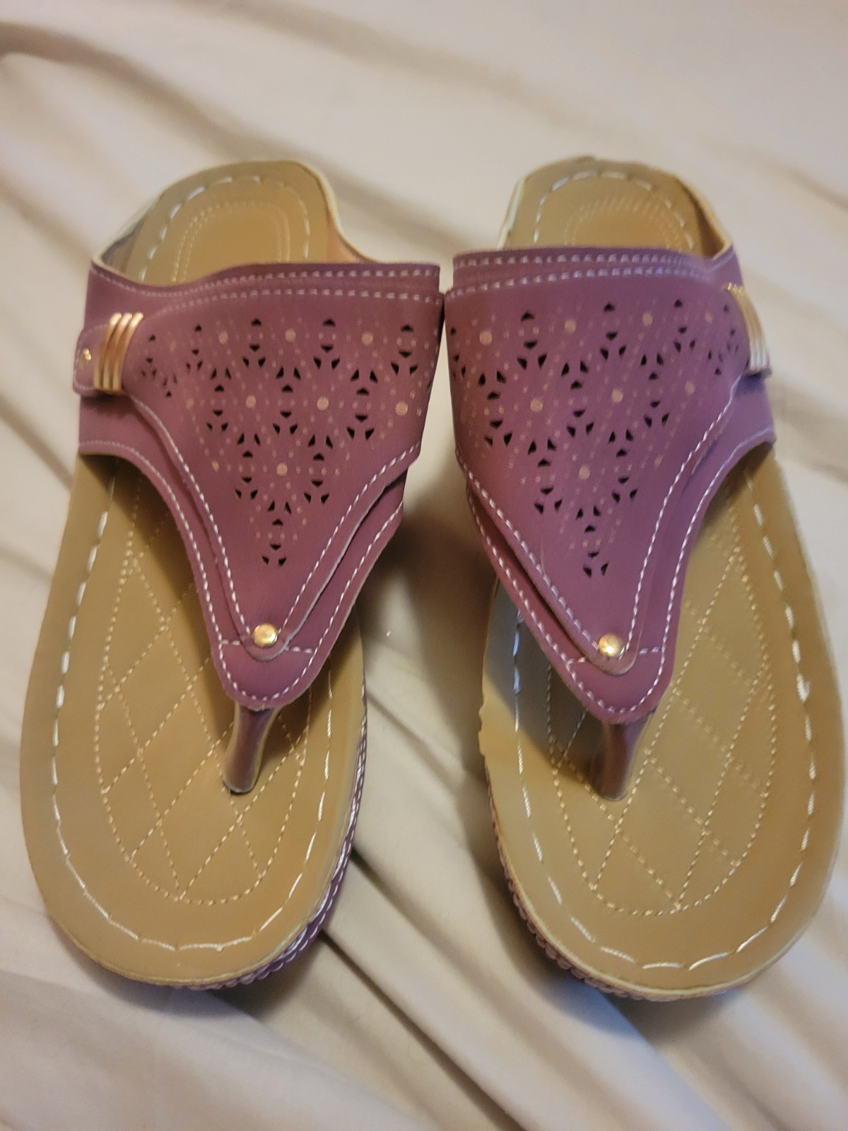 Born Brown Sandals/Slides/Slip-Ons Size 8