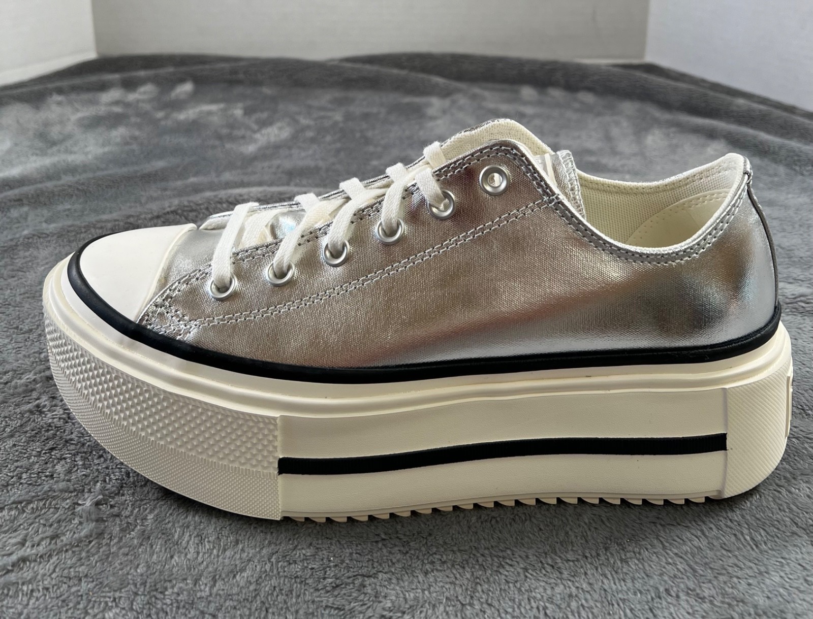 CONVERSE Chuck Taylor All Star Double Stack Platform Sneakers W 11 M 9 Metallic