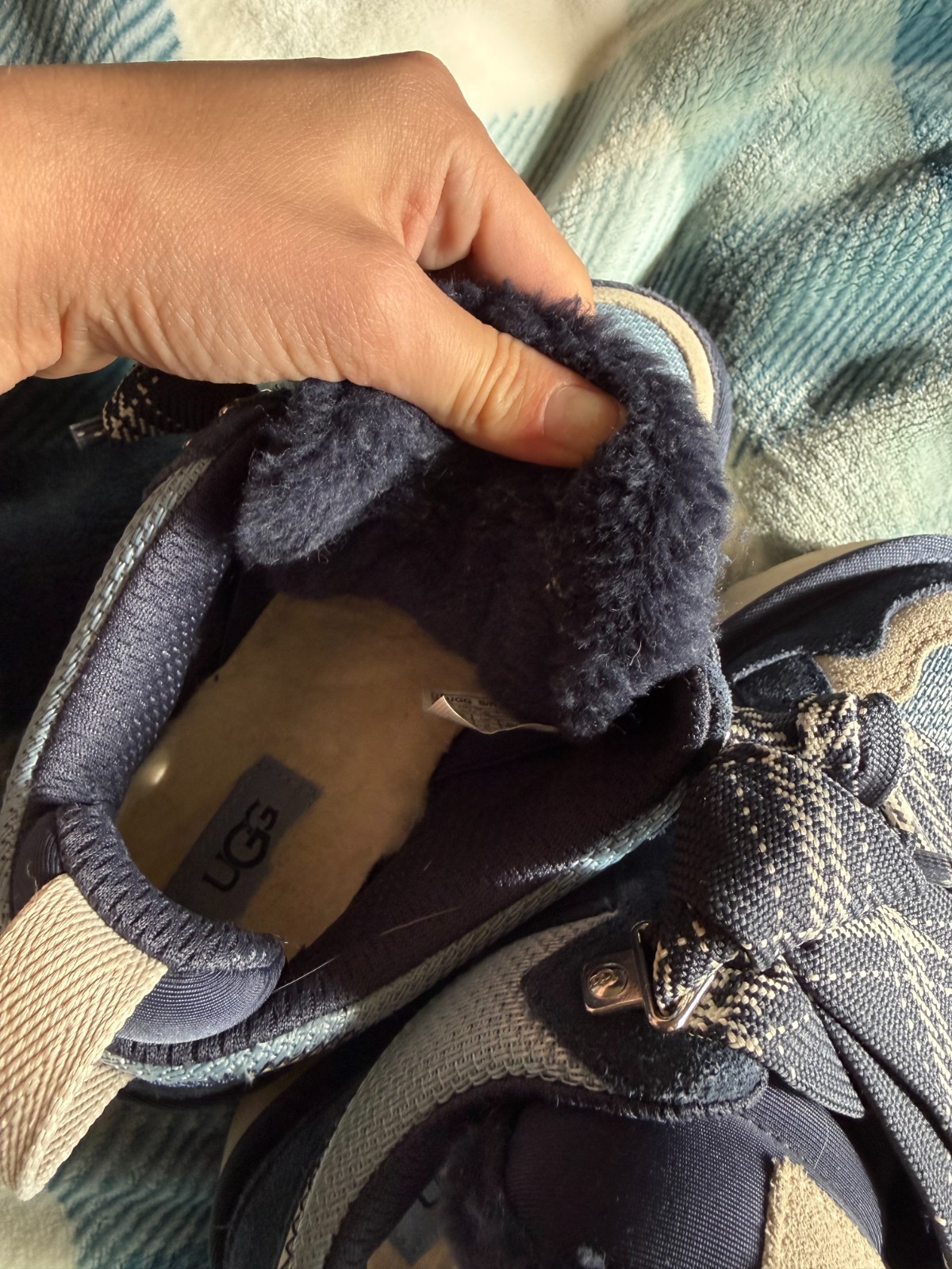 UGG Lowmel Indigo Limited Edition Women’s Size 5 Blue Suede Sneakers