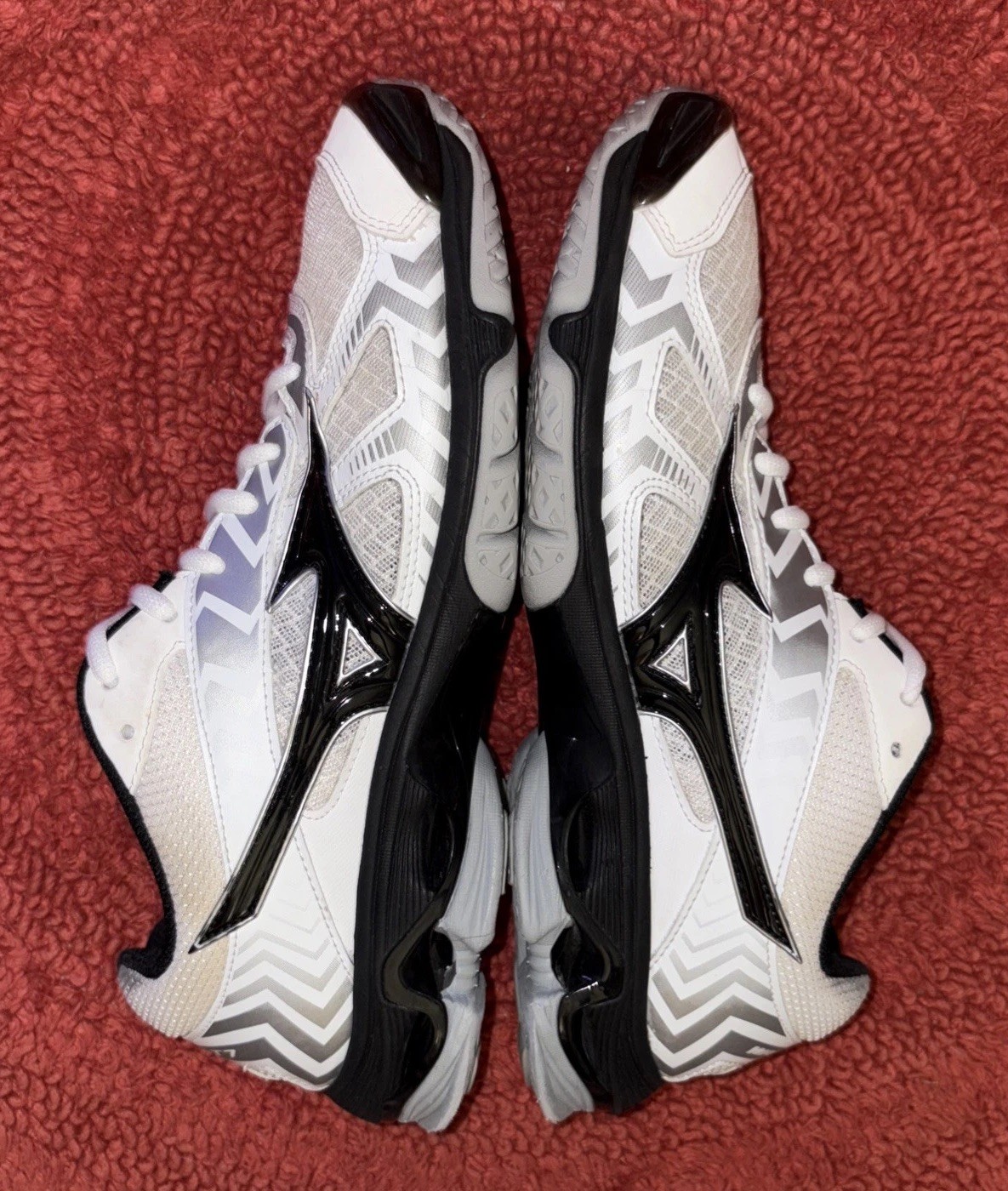 Mizuno Women’s Wave Bolt 7 Indoor Volleyball Shoes Sz 10 M, White & Black 430238