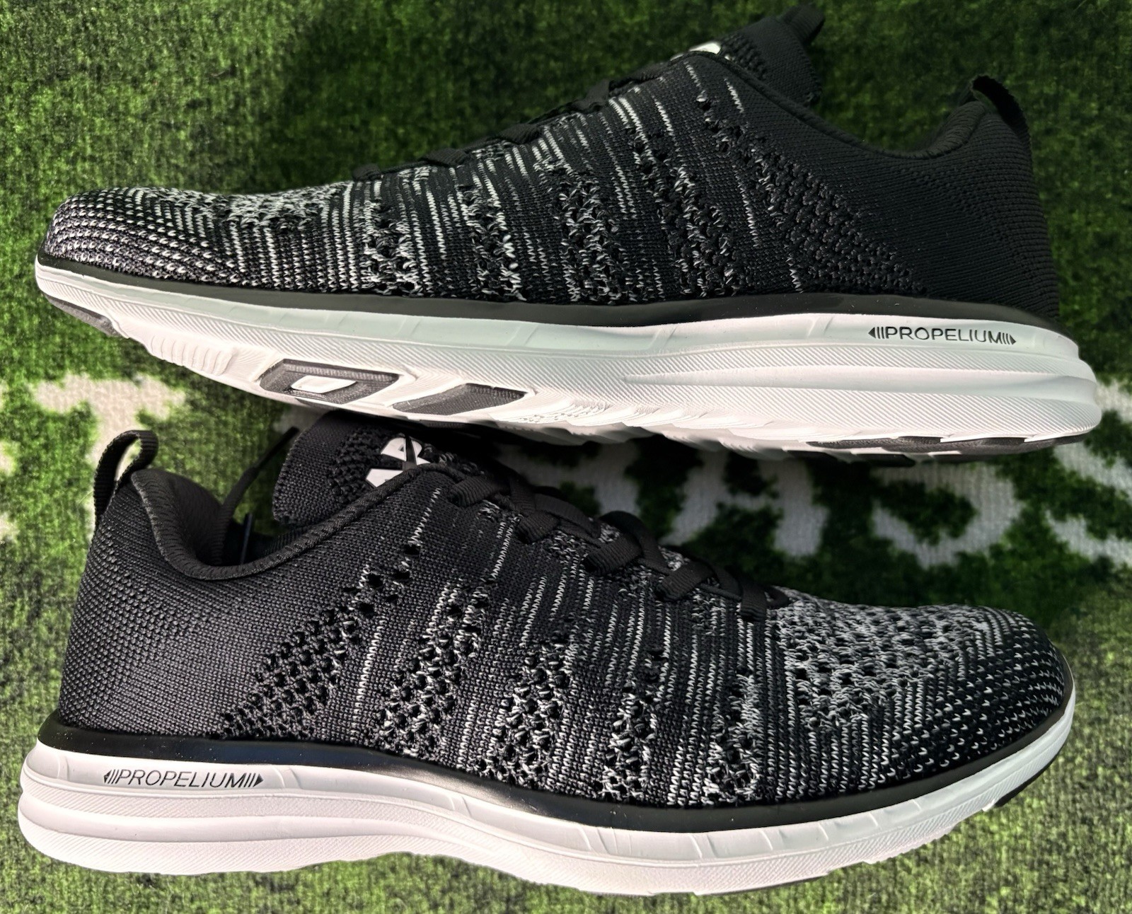 US Women’s 8.5 – APL Techloom Pro “Black/Faded White” New in Box, ALO Yoga