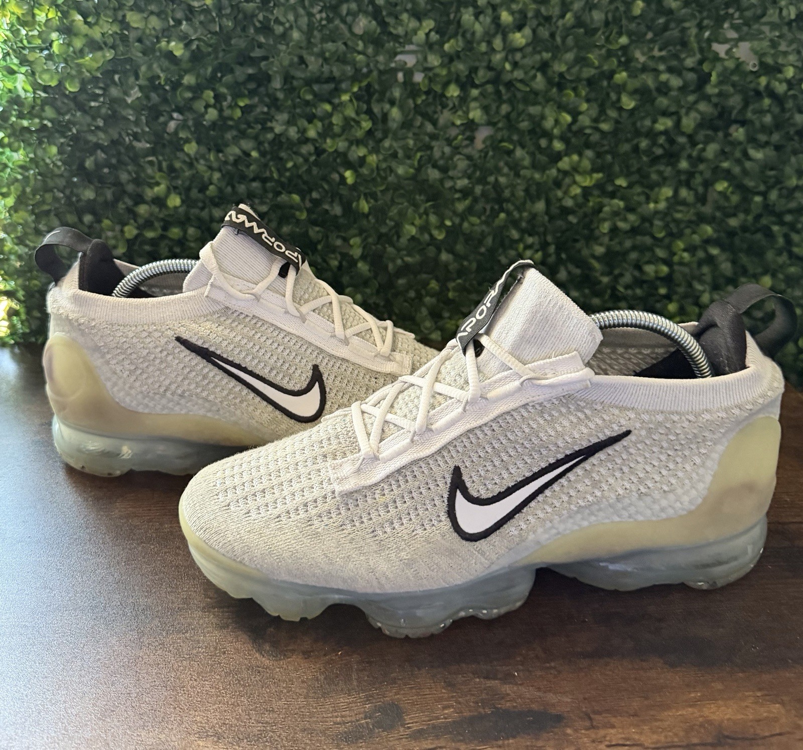 Nike Air Vapormax 2021 White Flyknit Women Size 8.5 Silver Shoes DB1550-100 Snea