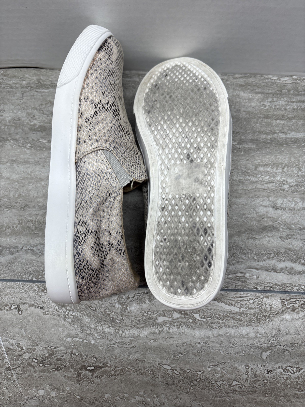 Snake Print Slip On Comfy Sneakers Casual Wear US 9 Daily Shoe