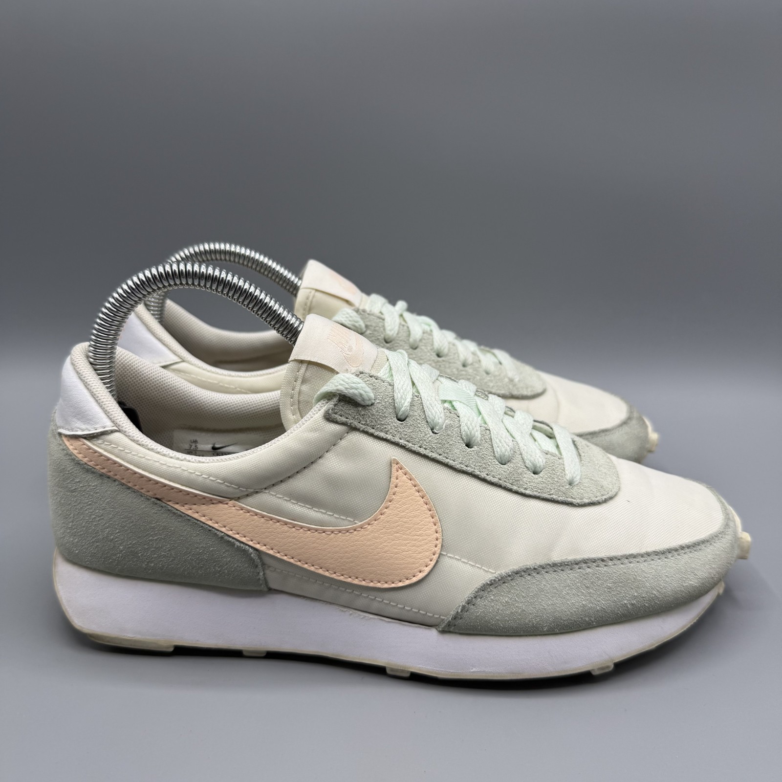 Nike Daybreak Retro Sneaker Barely Green Women Size 7.5