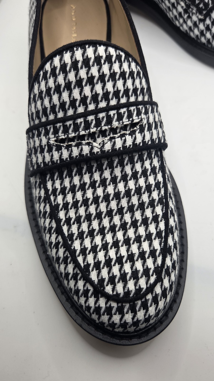 ANN TAYLOR Preppy/ Retro Loafer Flats Size 7 Black And White Slip Ons