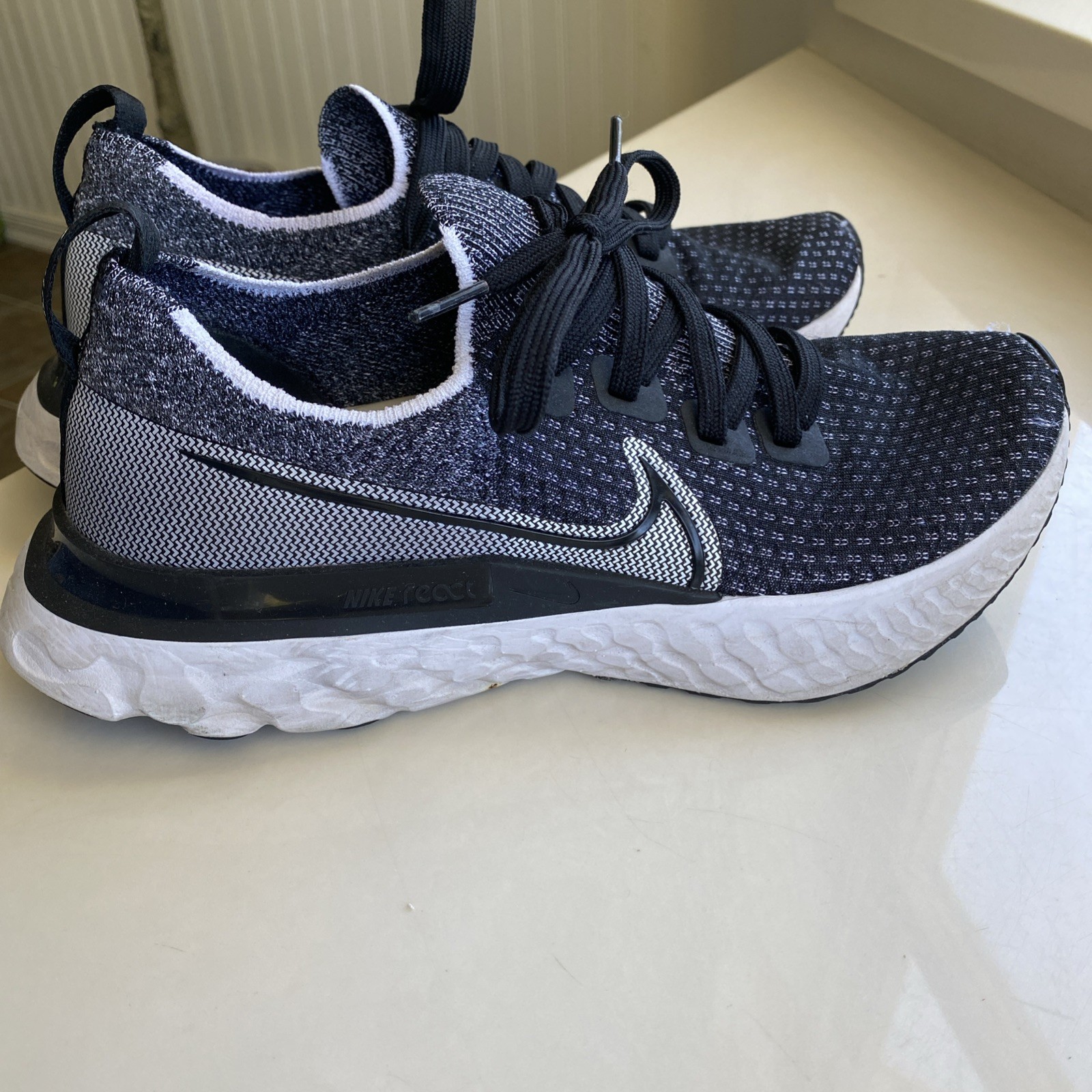 Nike React Infinity Run Flyknit CD4372-012 Black White Women’s Sz 8.5
