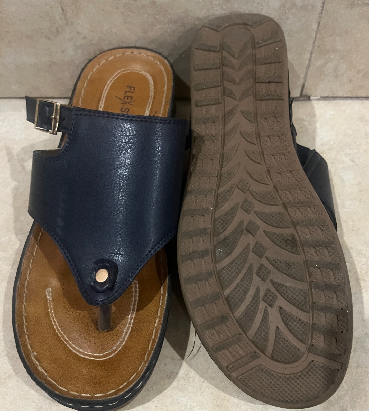 Flex Step Women’s Navy Blue Wide Sandals Size 7W Comfort Thong Sandals
