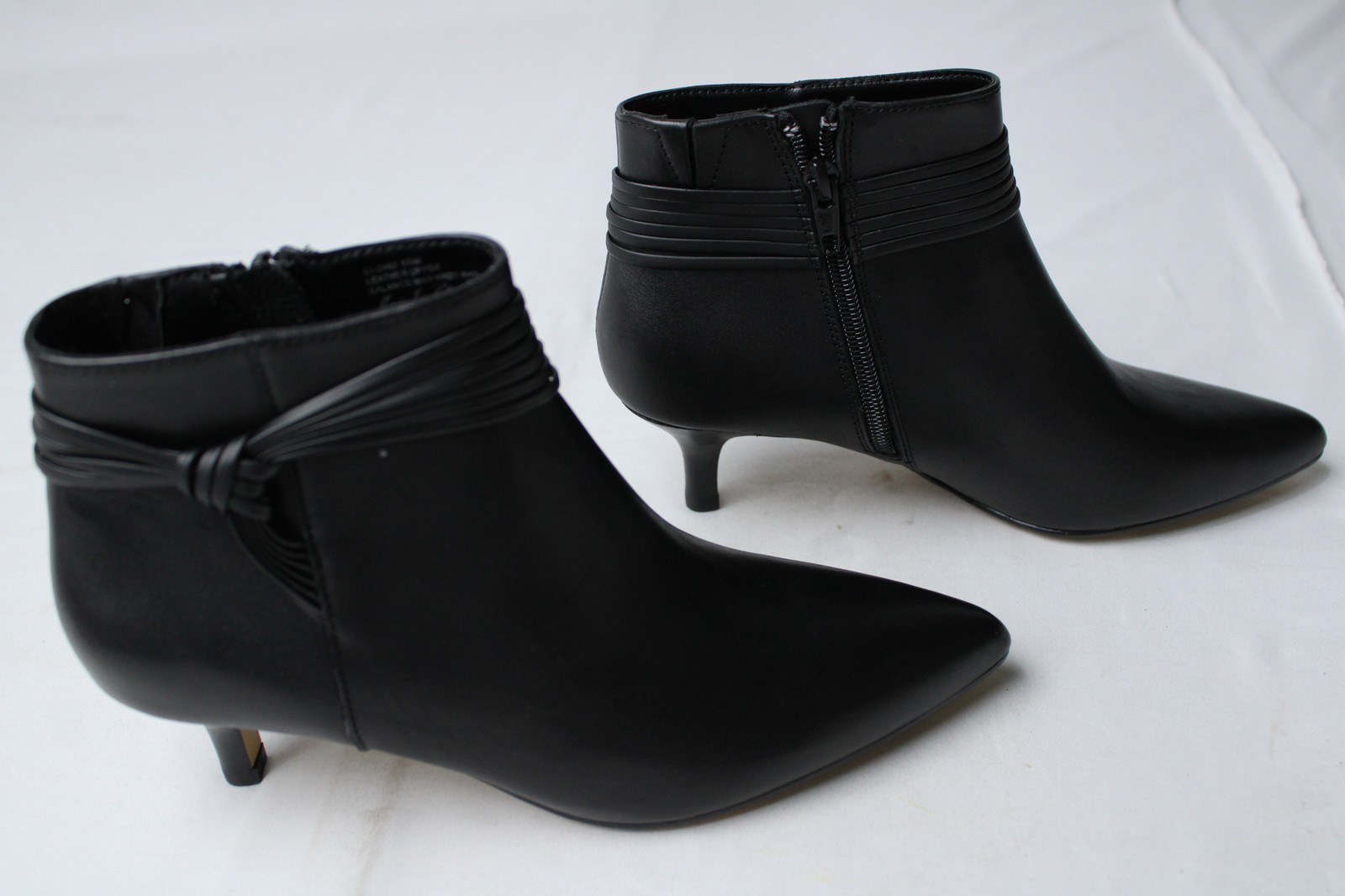 Bella Vita Women’s Jani Pointed Toe Zippered Booties CD4 Black Leather US:6.5M
