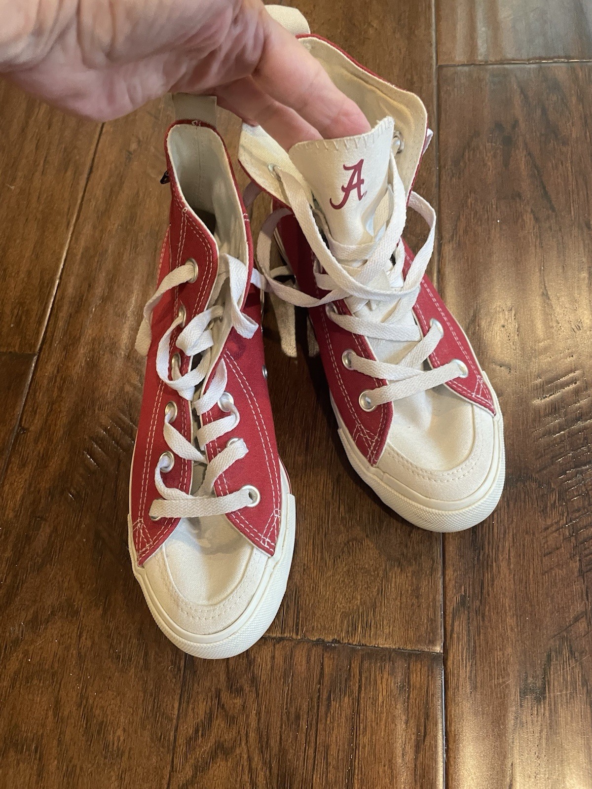 University Of Alabama Women’s Size 6 High Top Tennis Shoes Skicks