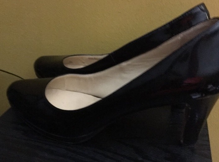 COLE HAAN Black Patent Leather Semi- Round Toe Platform Pumps Sz 7.5B