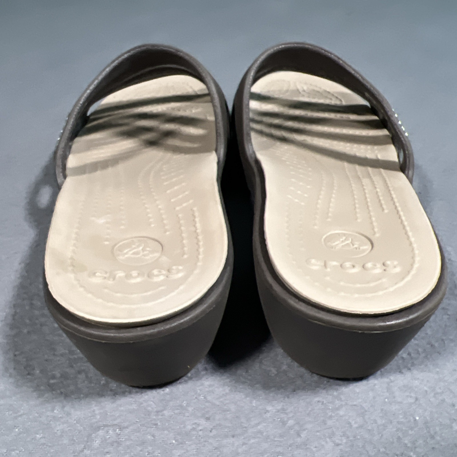Crocs Rhonda Wedge Sandals Women’s 8 Brown Tan Strappy Slip On Casual **READ