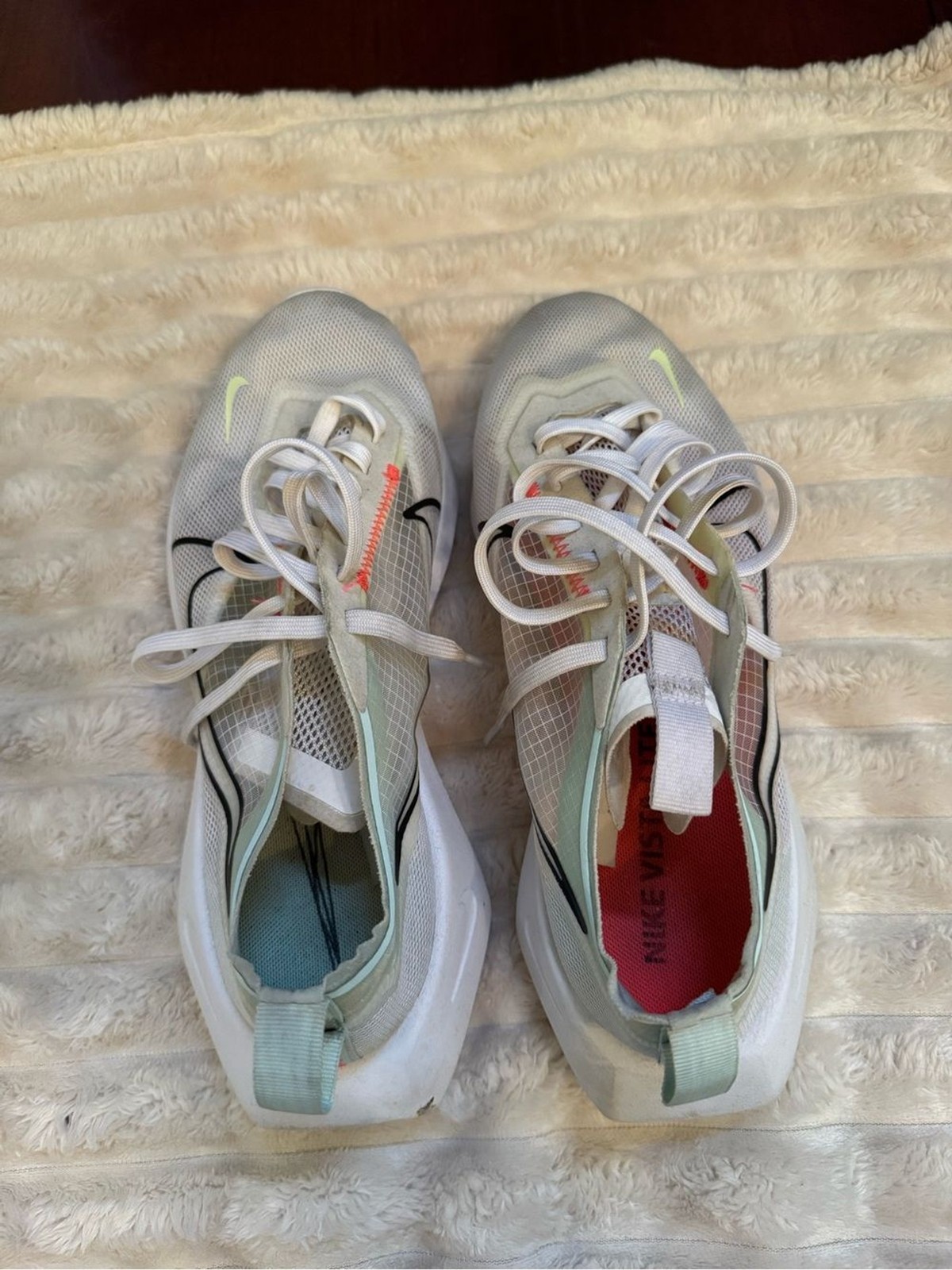 Nike Vista Lite Sneakers Women’s 9.5 White Black Barely Volt CI0905-102