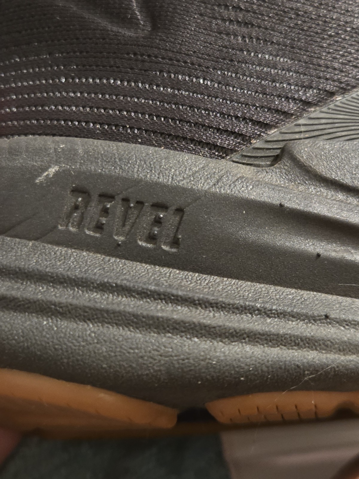 Brooks Revel 8 Black Gum Women’s Running Shoes Size 7.5 Medium 1204561B072