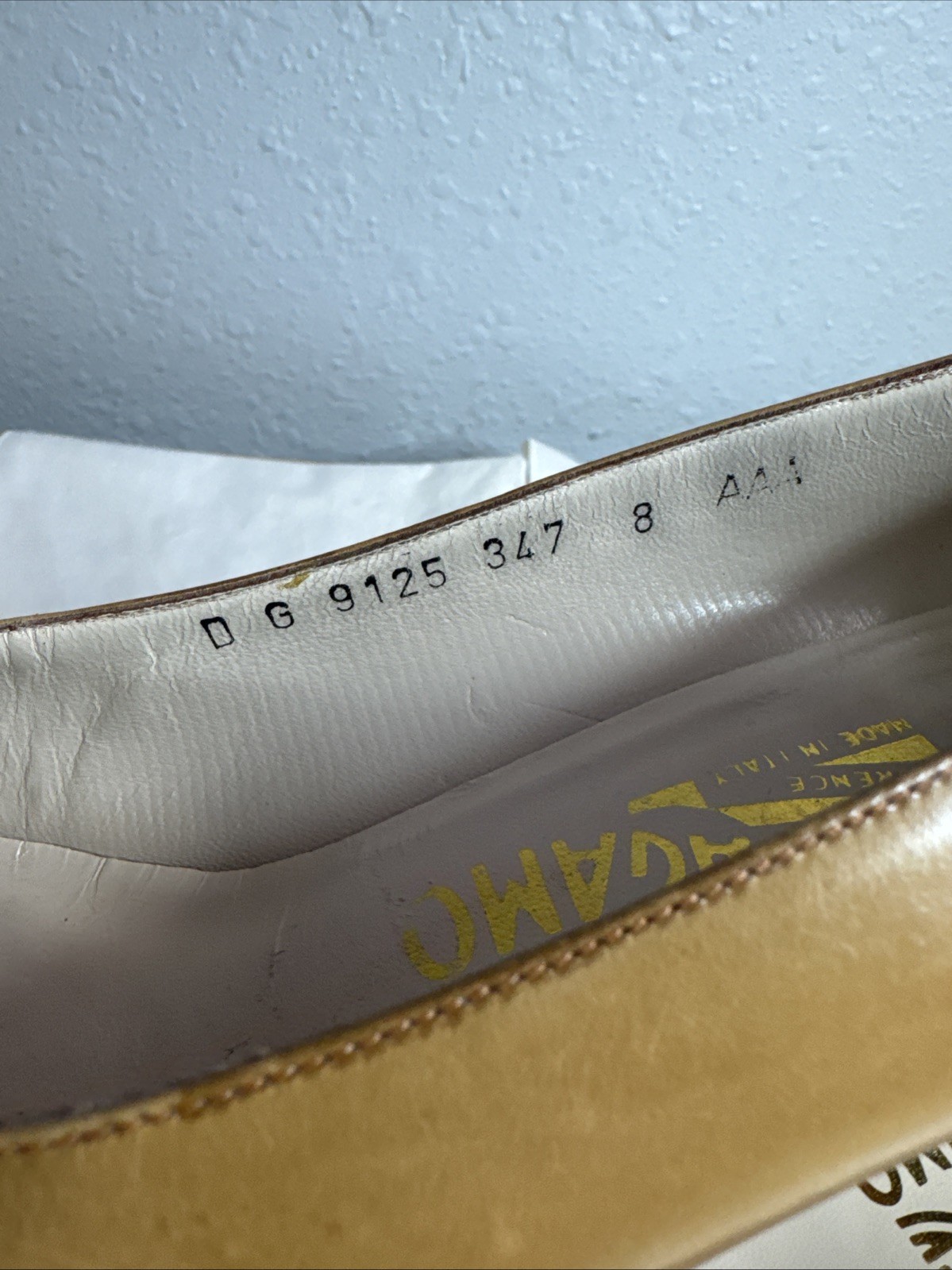 Vintage Salvatore Ferragamo Italy Tan Leather Pumps Shoes sz 8 AAA Narrow