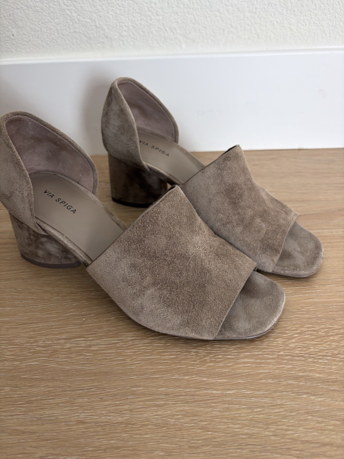 Via Spiga Women’s Suede Open Toe Sandal Size 5.5
