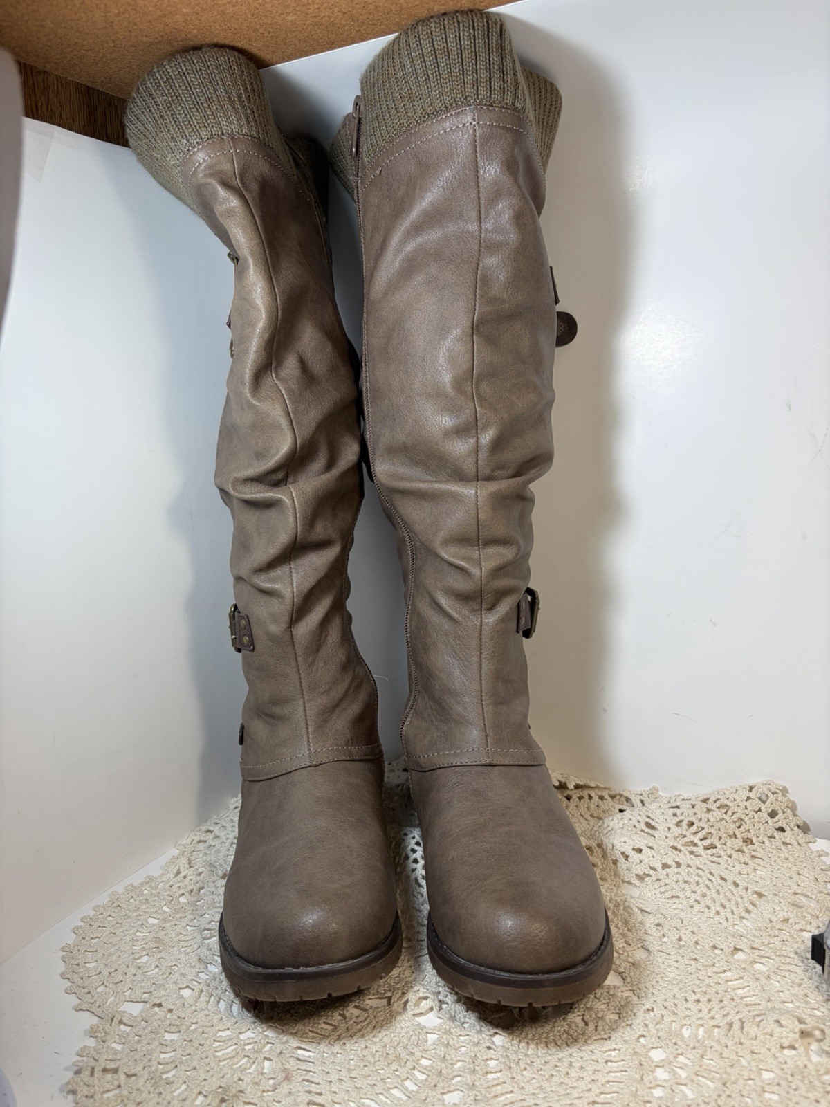Dream Pairs Winter Boots Size 8 Knee High Sock Upper Lined And Polyester Lower