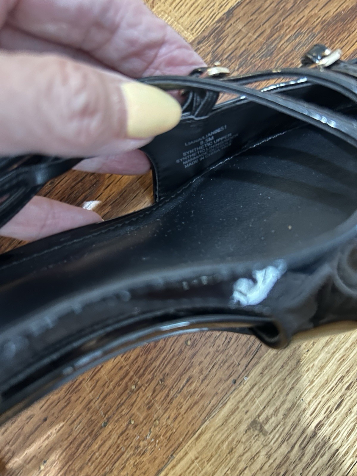 Steve Madden Black Patent Leather Pointed Toe Kitten heel Size 8.5 NEW