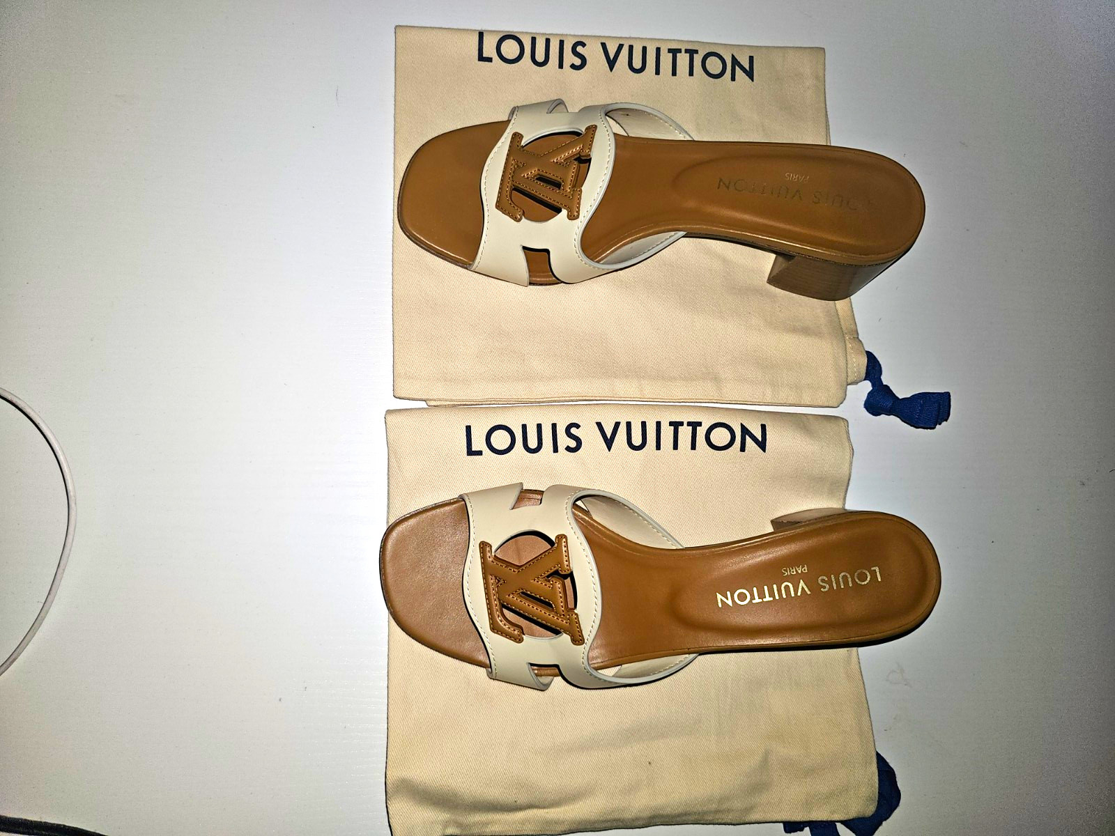 Louis Vuitton White Leather LV Logo Slide Sandals Block Heel Women’s US 9