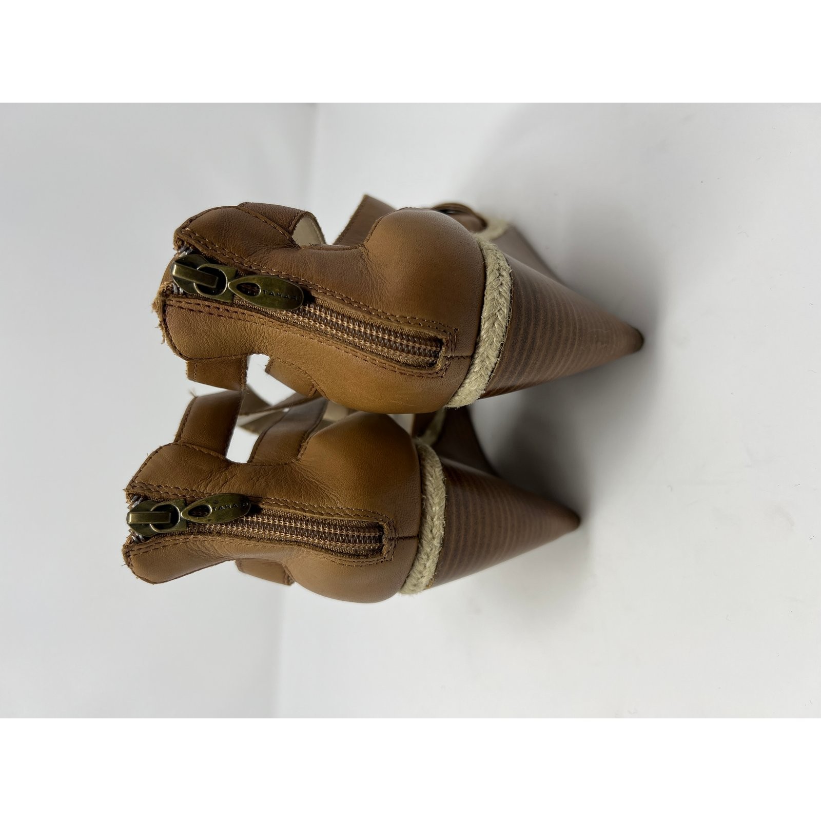 Tahari Women’s Strappy Leather Wedge Sandals Brown Sz 9.5