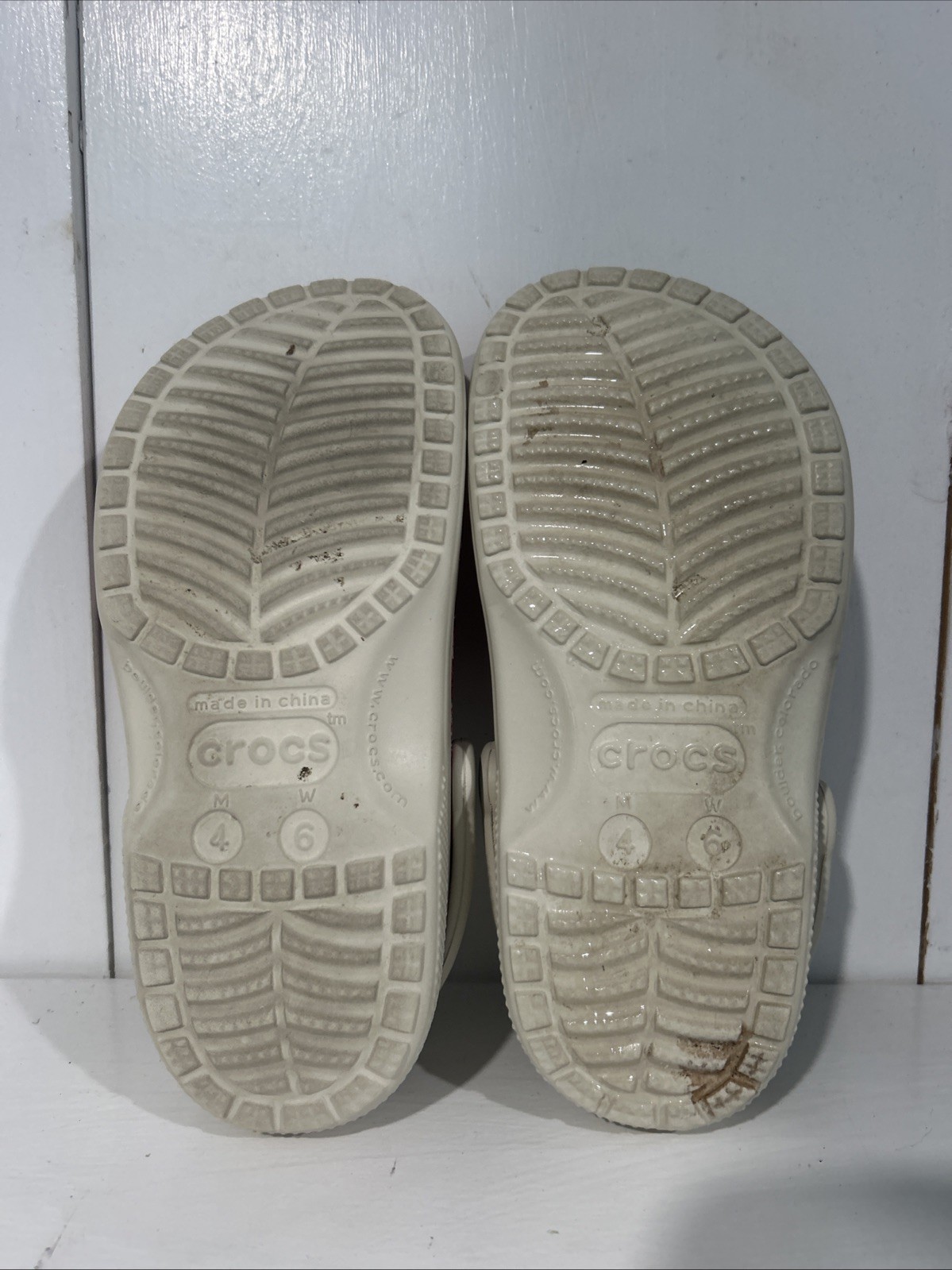 Crocs Classic Woven Multicolor Print Clog – Women’s Size 6 –