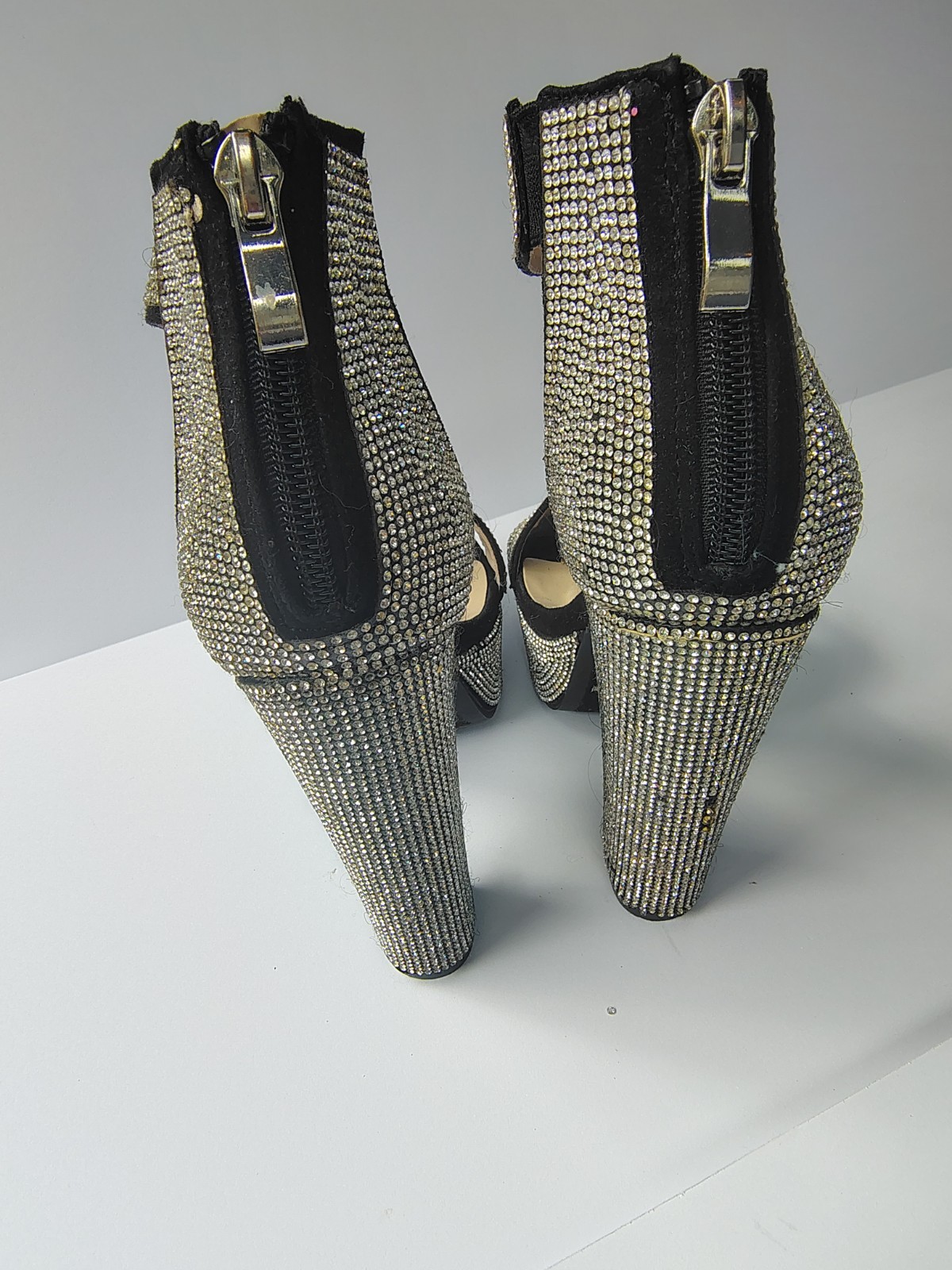 Windsor Women’s Size 8 Black/Silver Rhinestone Strappy Open Toe Block Heel