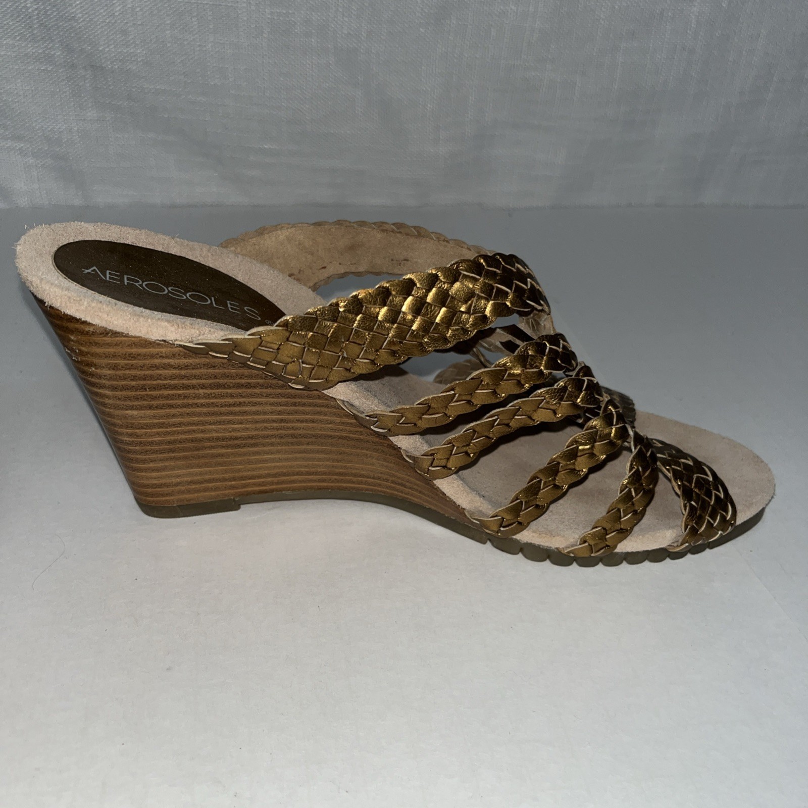AEROSOLES GOLD STRAPPY WEDGE SLIDE SANDALS WOMEN’S SIZE 8M