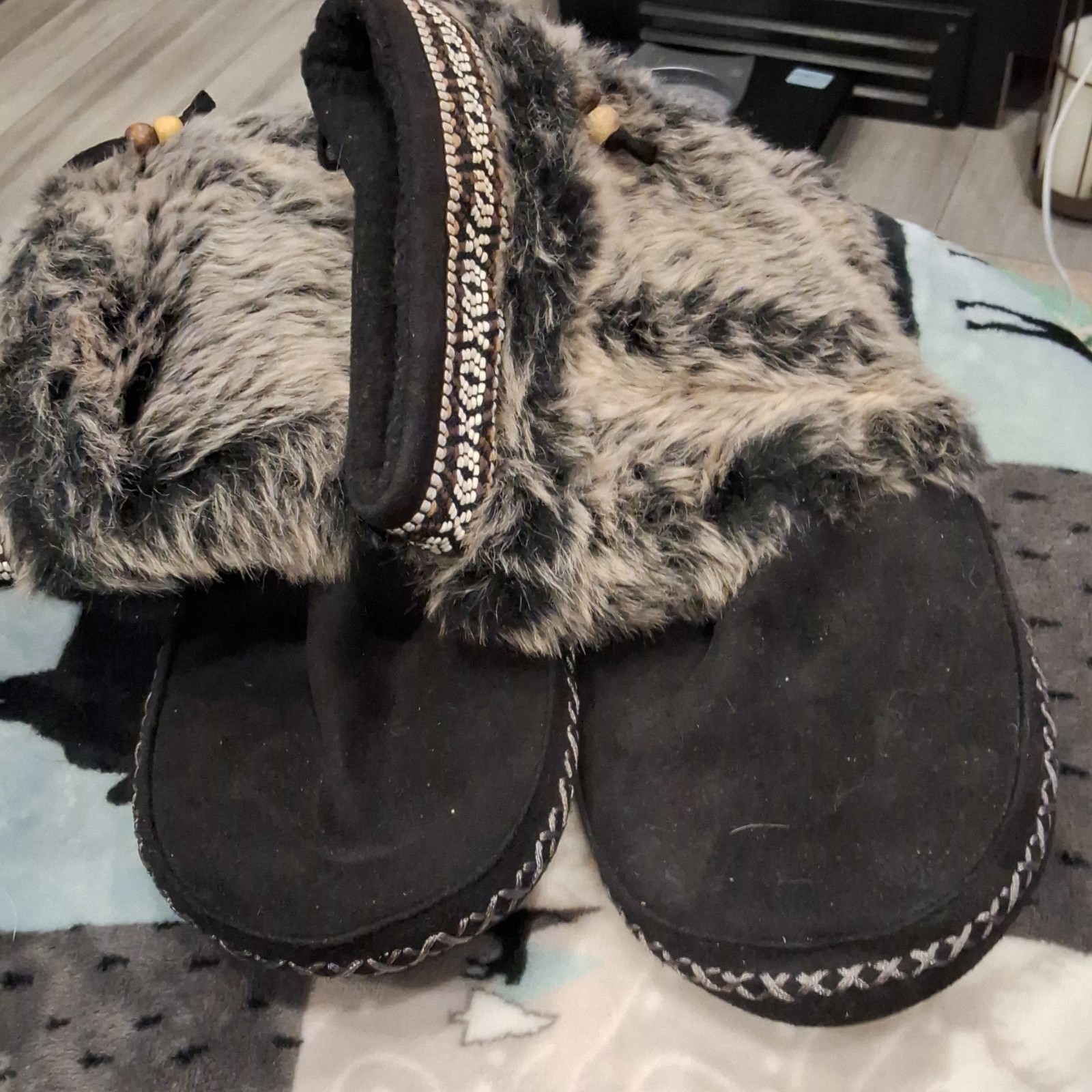 Madden Girl Women’s Faux Fur Lined Bootie Slippers Black/Gray US 9-10 Flat