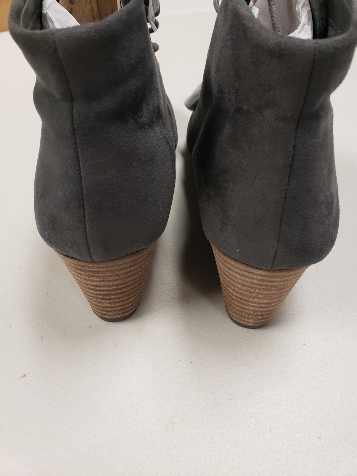 NIB Dr. Scholl’s Womens Dakota Booties Dark Gray Microfiber Suede Tie Wedge 8.5W