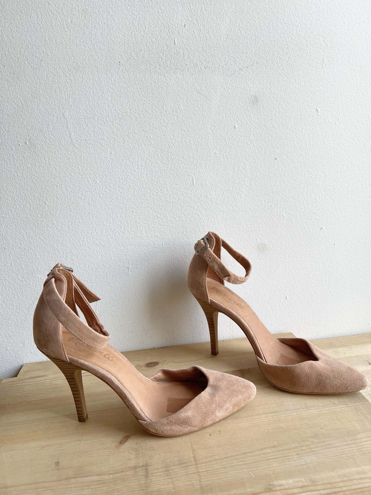 Madewell pink blush nude suede leather pointed toe heels ankle strap pumps sz 7