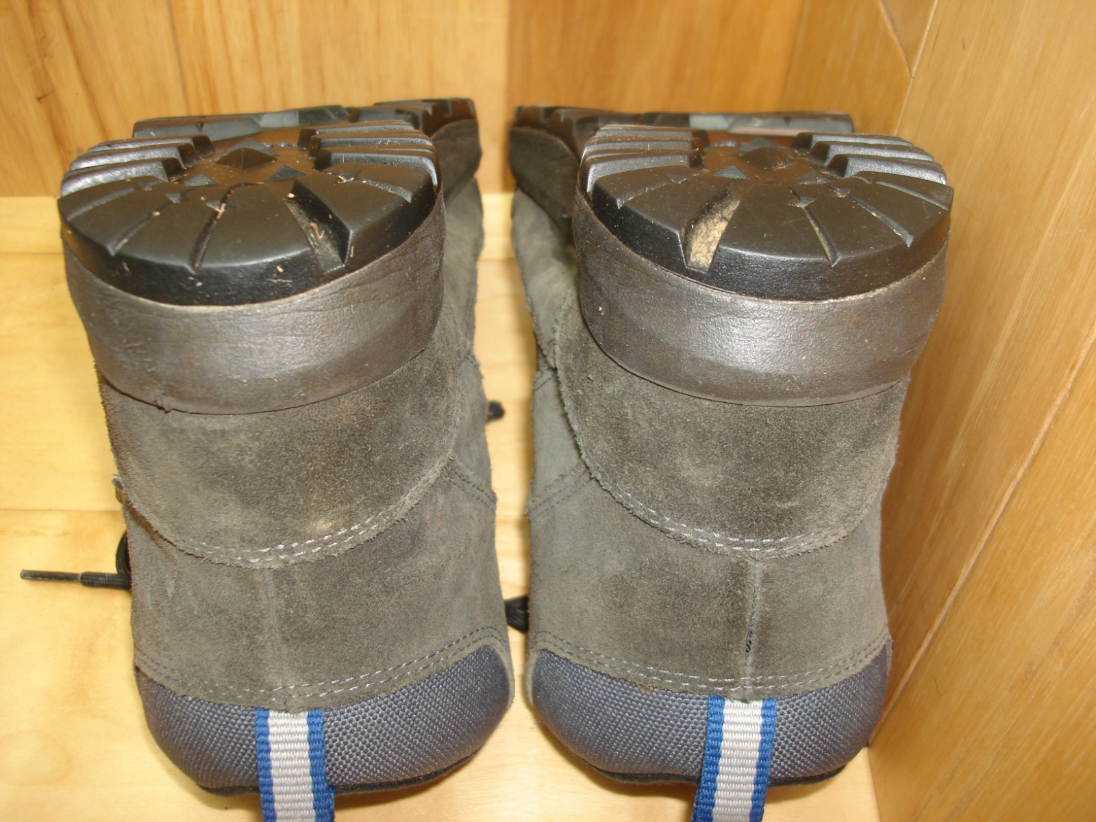 Women’s 9.5 M L.L.Bean Hiking Boots Gray Suede Waterproof Trail Outdoor 6 eye